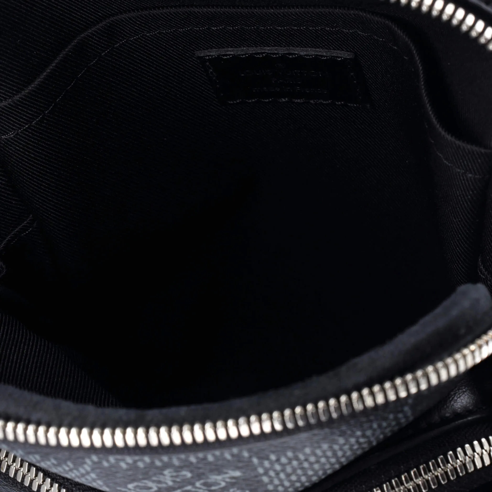 Amazone Sling Bag Limited Edition Damier Graphite 3D