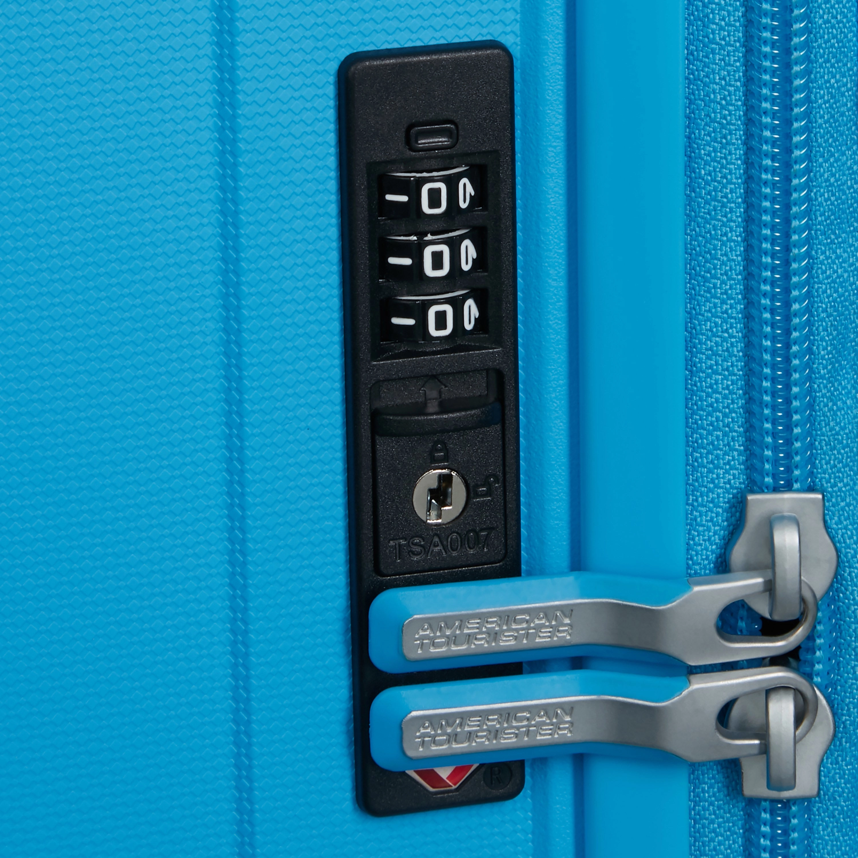 American Tourister Rejoy Spinner Expandable Large Luggage