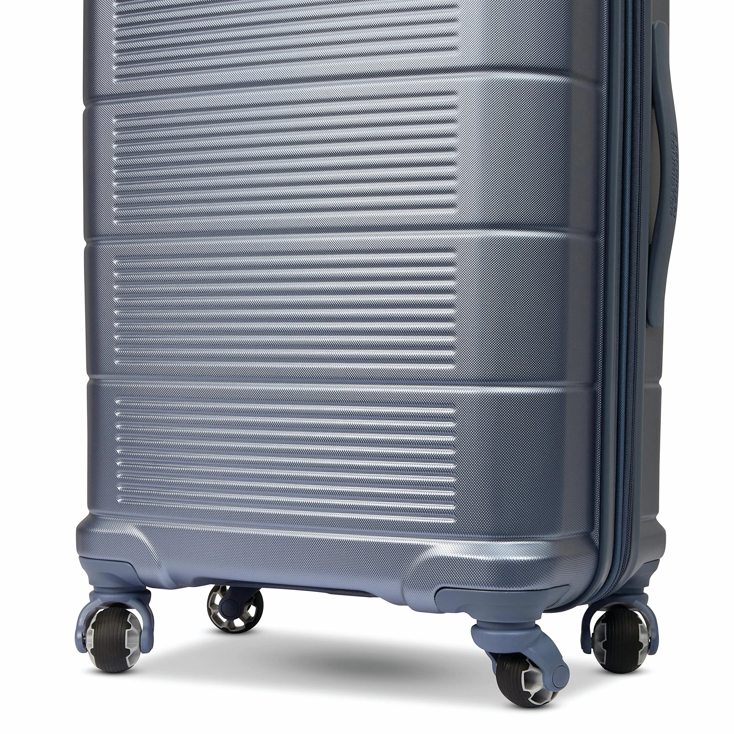 American Tourister Stratum 2.0 Medium 24" Hardside Spinner Luggage