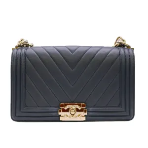 Chanel Boy Leather Shoulder Bag (Pre-Owned)