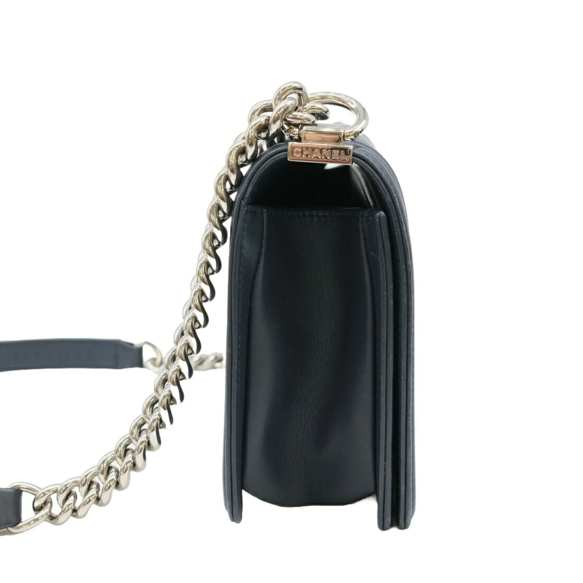Chanel Boy Leather Shoulder Bag (Pre-Owned)