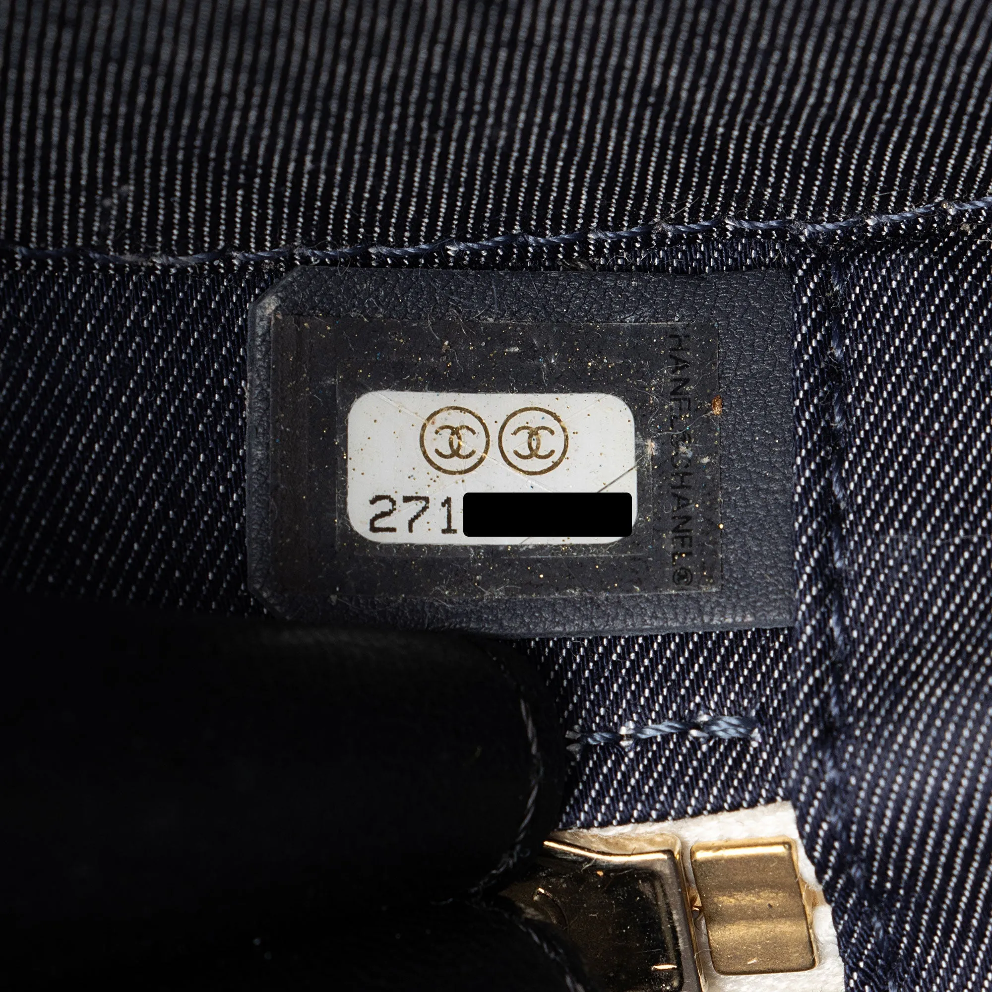 Chanel Crumpled Calfskin En Vogue Round Shoulder Bag (SHF-JKAuQO)