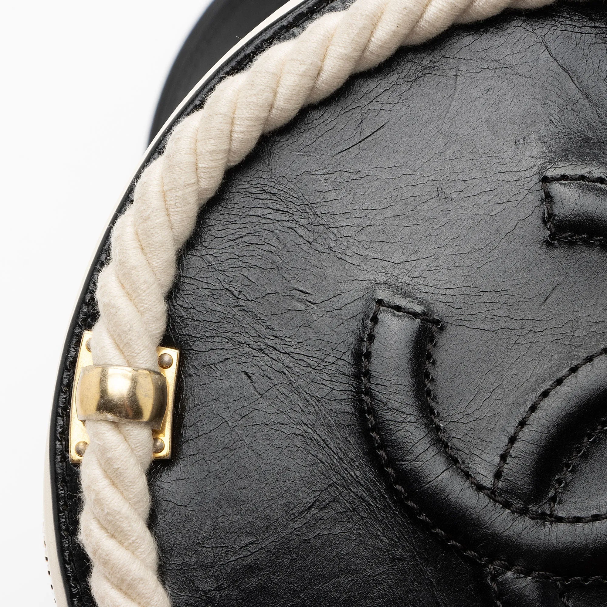 Chanel Crumpled Calfskin En Vogue Round Shoulder Bag (SHF-JKAuQO)
