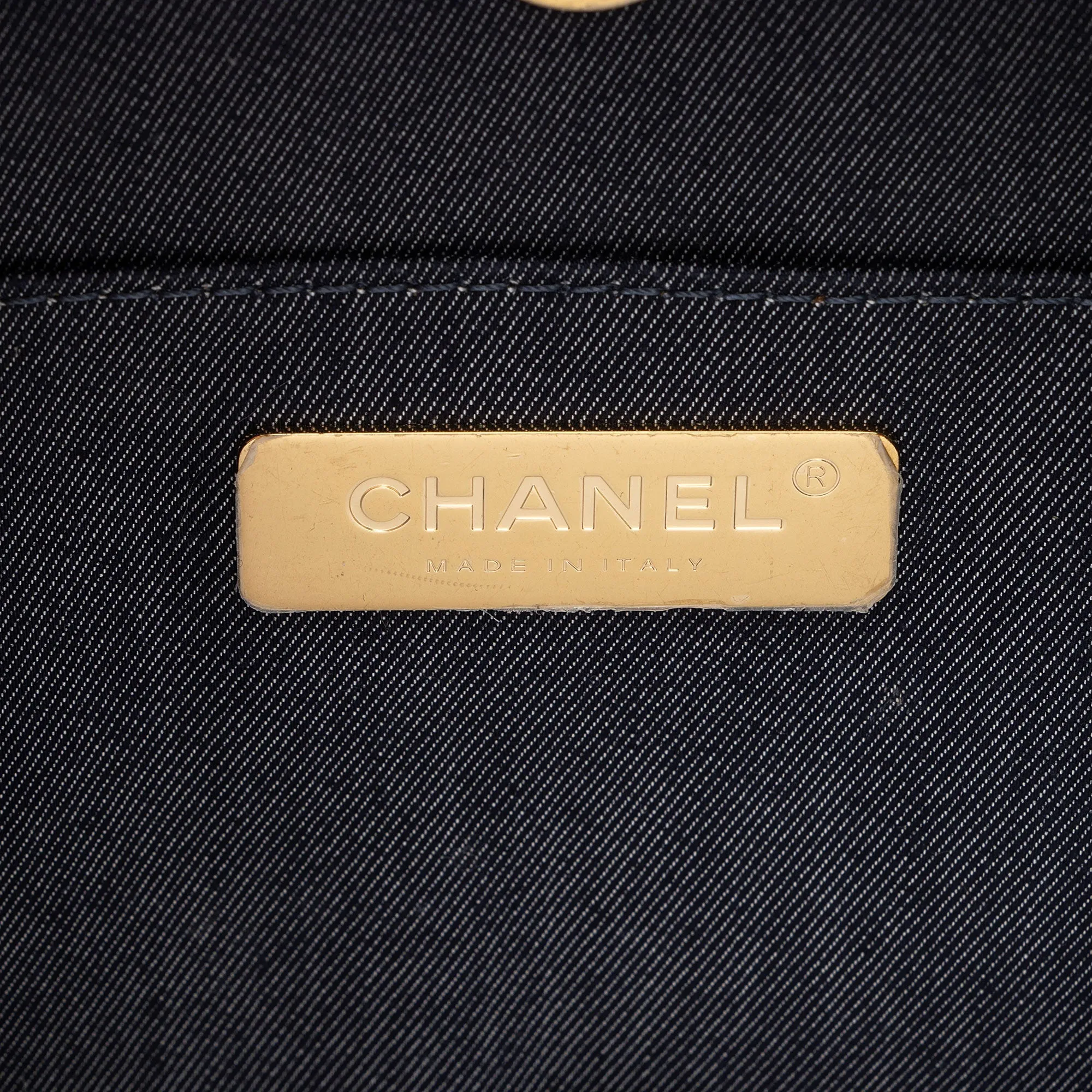 Chanel Crumpled Calfskin En Vogue Round Shoulder Bag (SHF-JKAuQO)