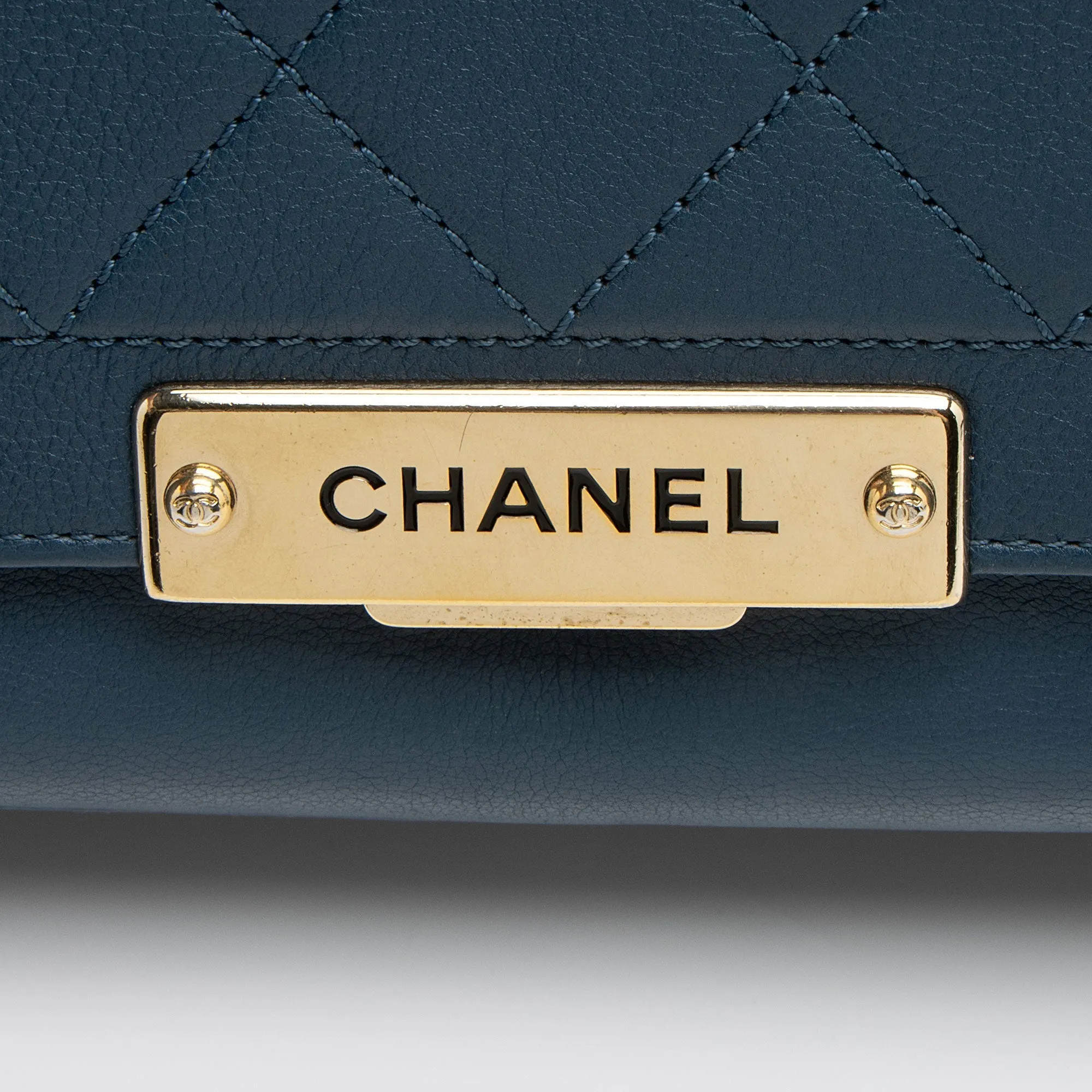 Chanel Grained Calfskin Label Click Large Shoulder Bag (SHF-vwMSPi)