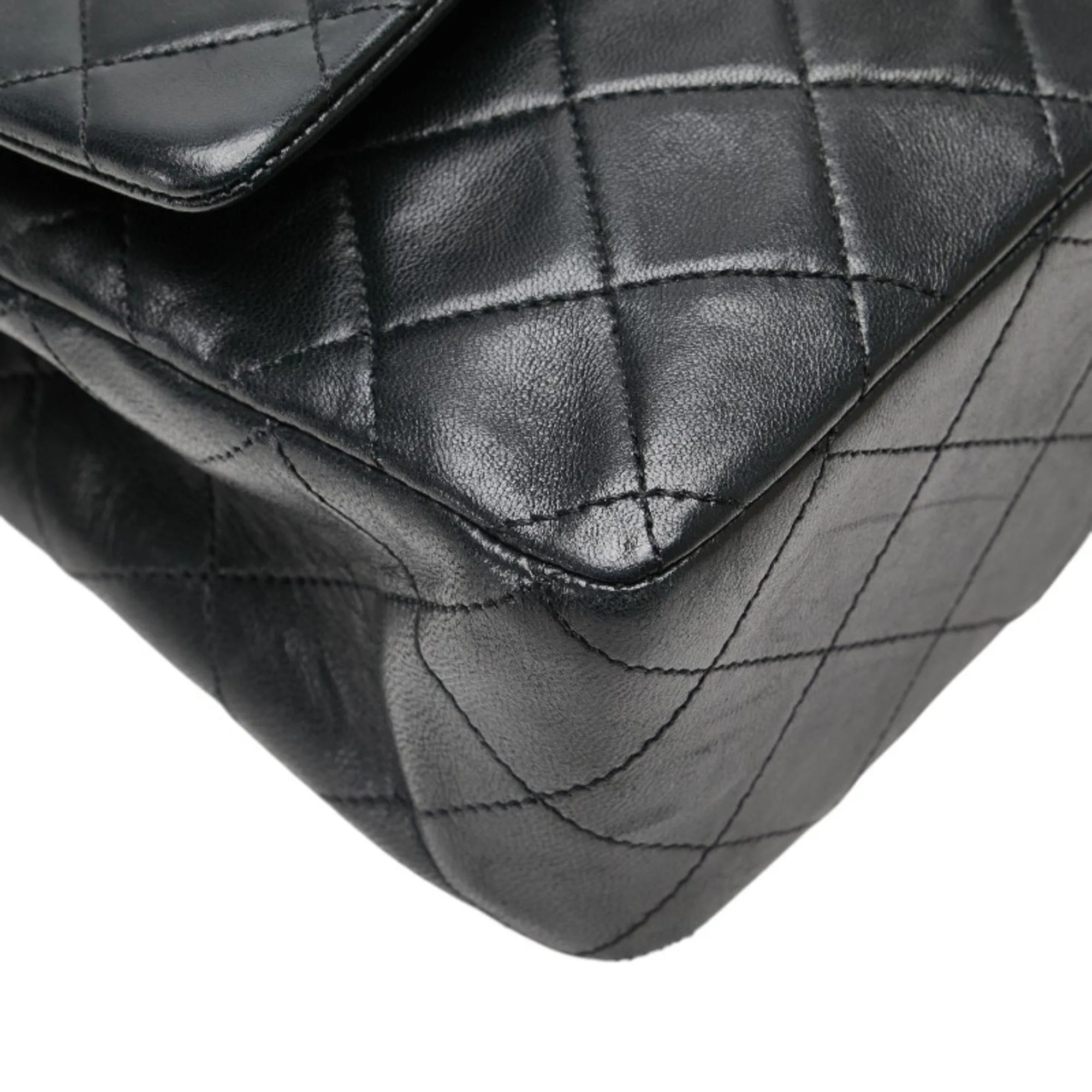 Chanel Leather Handbag Shoulder Bag (Pre-Owned)