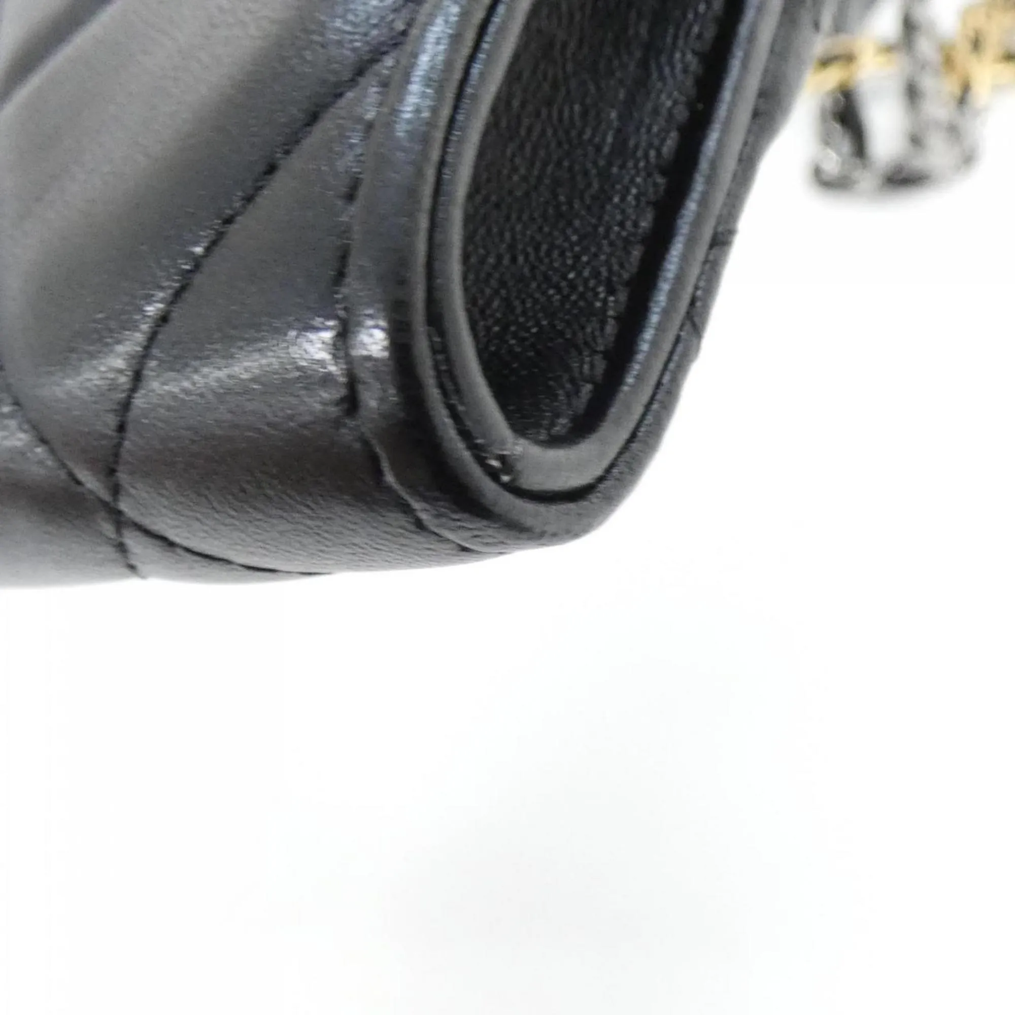 Chanel Leather Shoulder Bag (Pre-Owned)