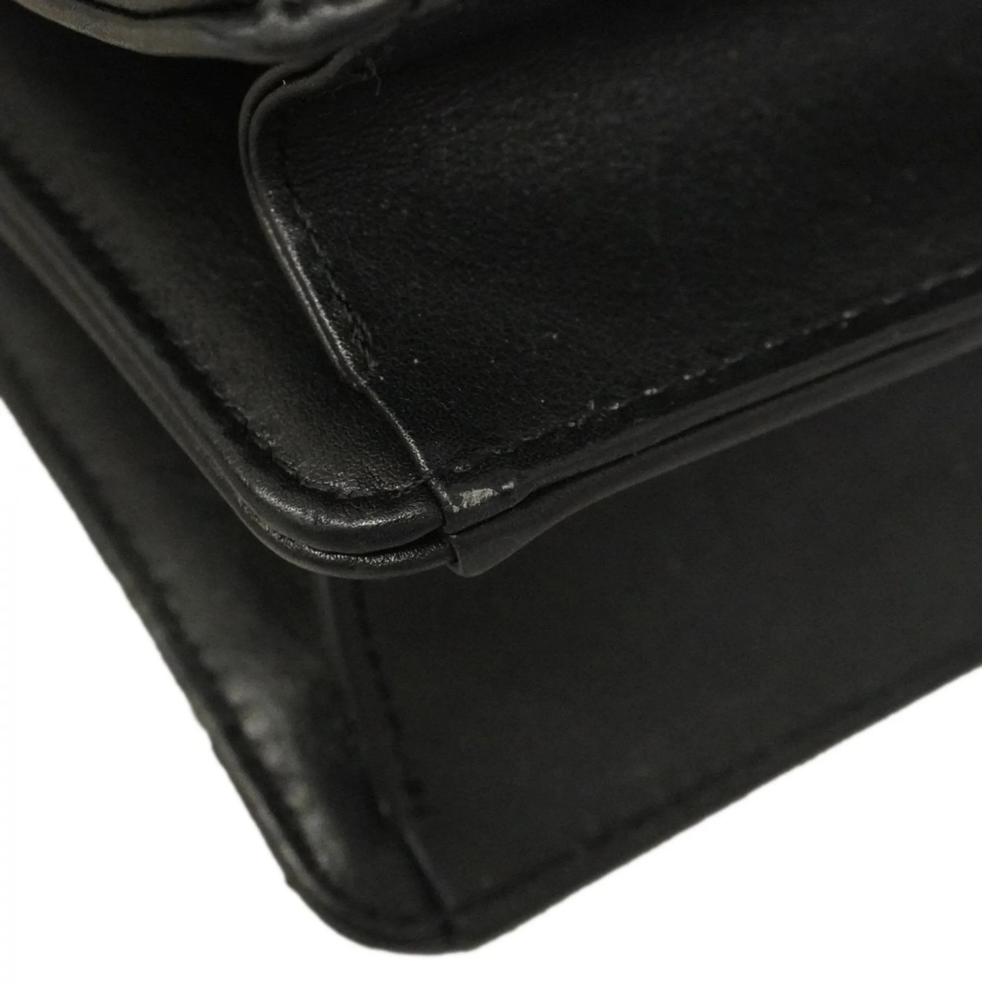 Chanel Leather Shoulder Bag (Pre-Owned)