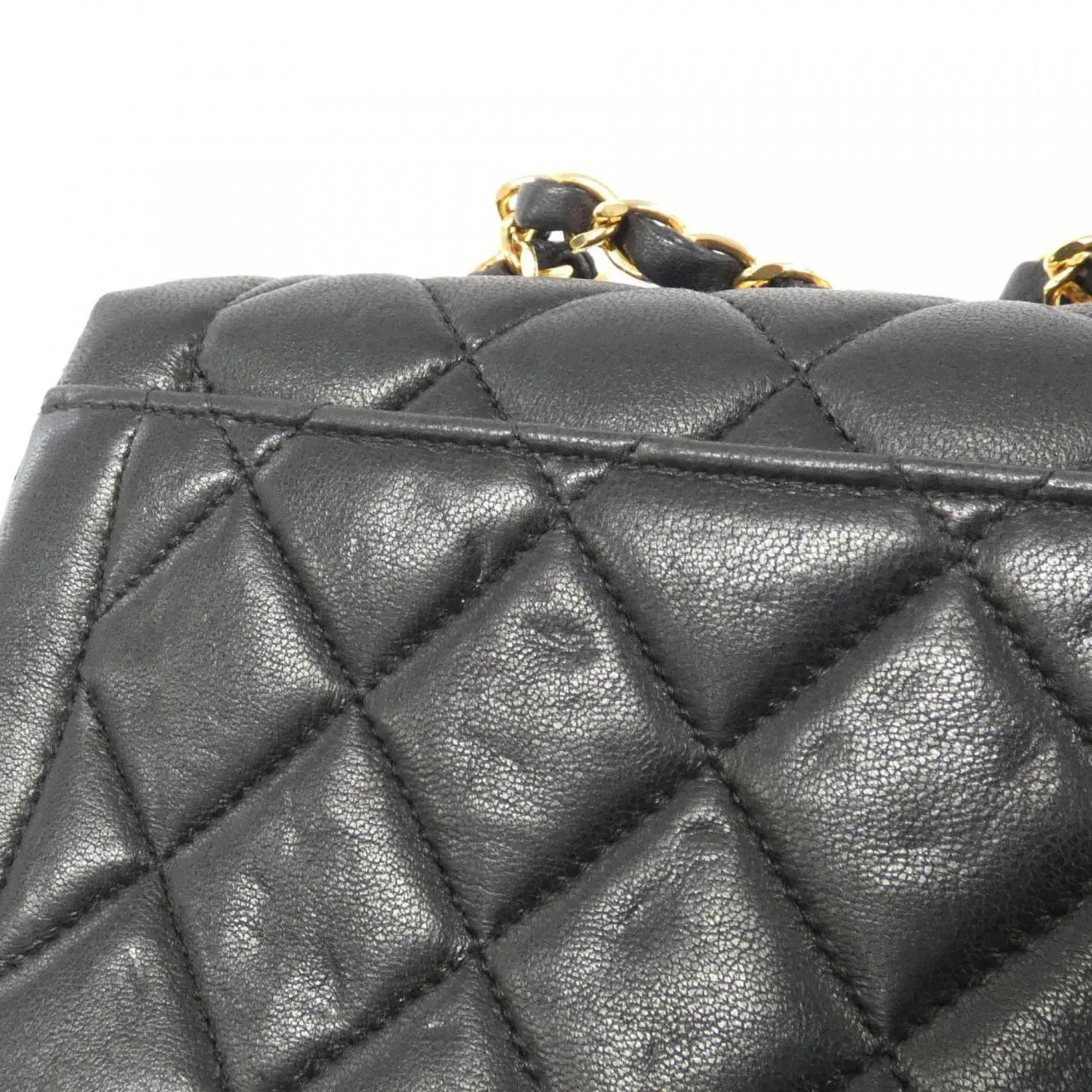 Chanel Leather Shoulder Bag (Pre-Owned)