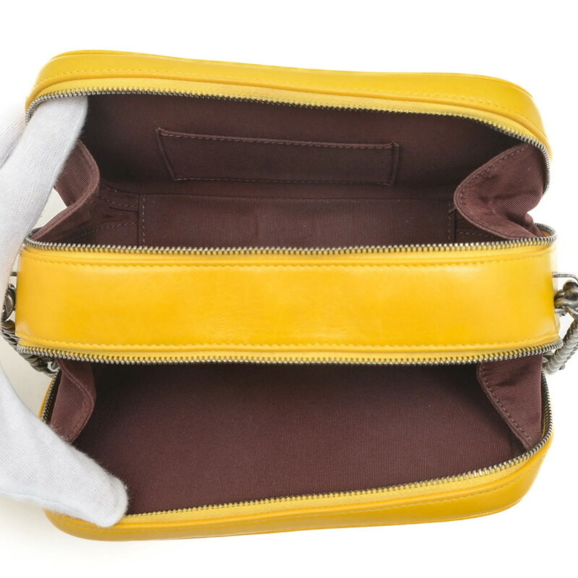 Chanel Leather Shoulder Bag (Pre-Owned)