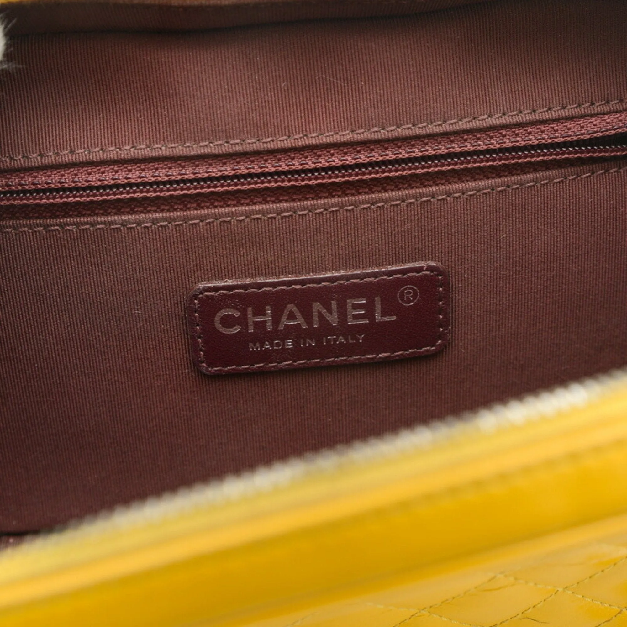 Chanel Leather Shoulder Bag (Pre-Owned)
