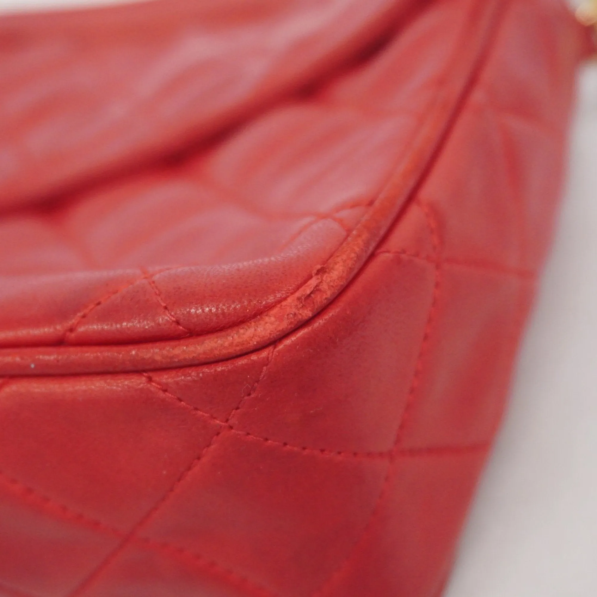 Chanel Leather Shoulder Bag (Pre-Owned)