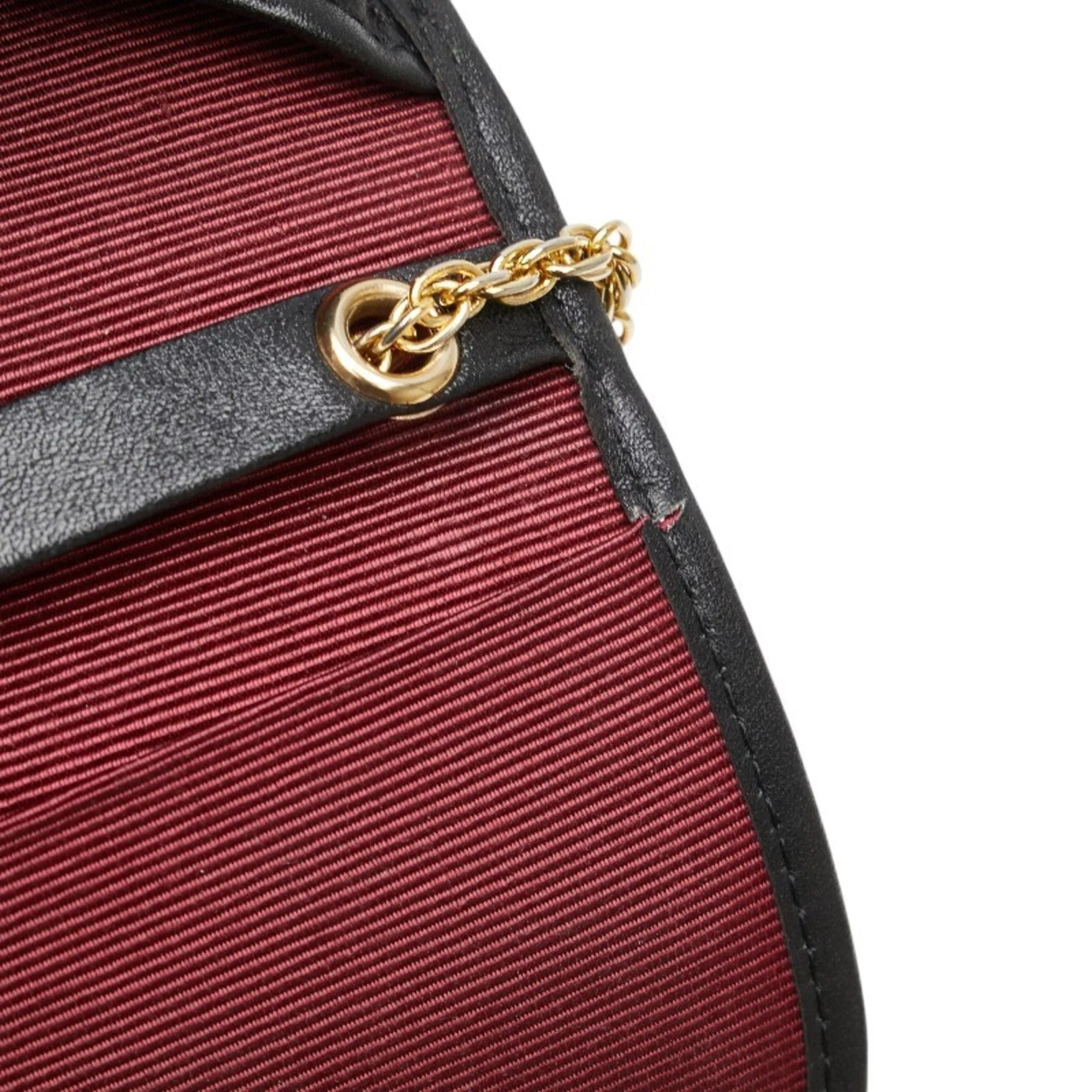 Chanel Leather Shoulder Bag (Pre-Owned)