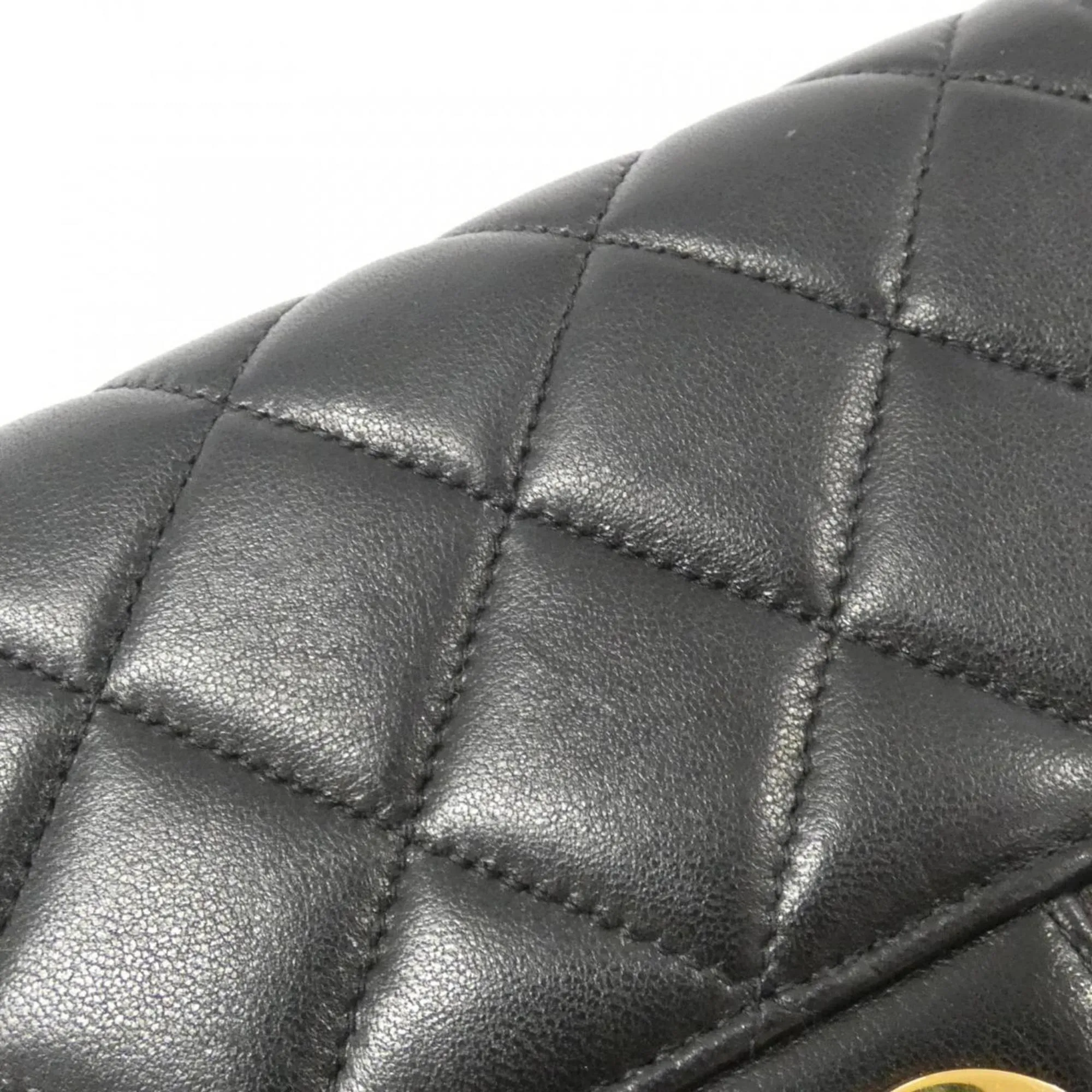 Chanel Leather Shoulder Bag (Pre-Owned)