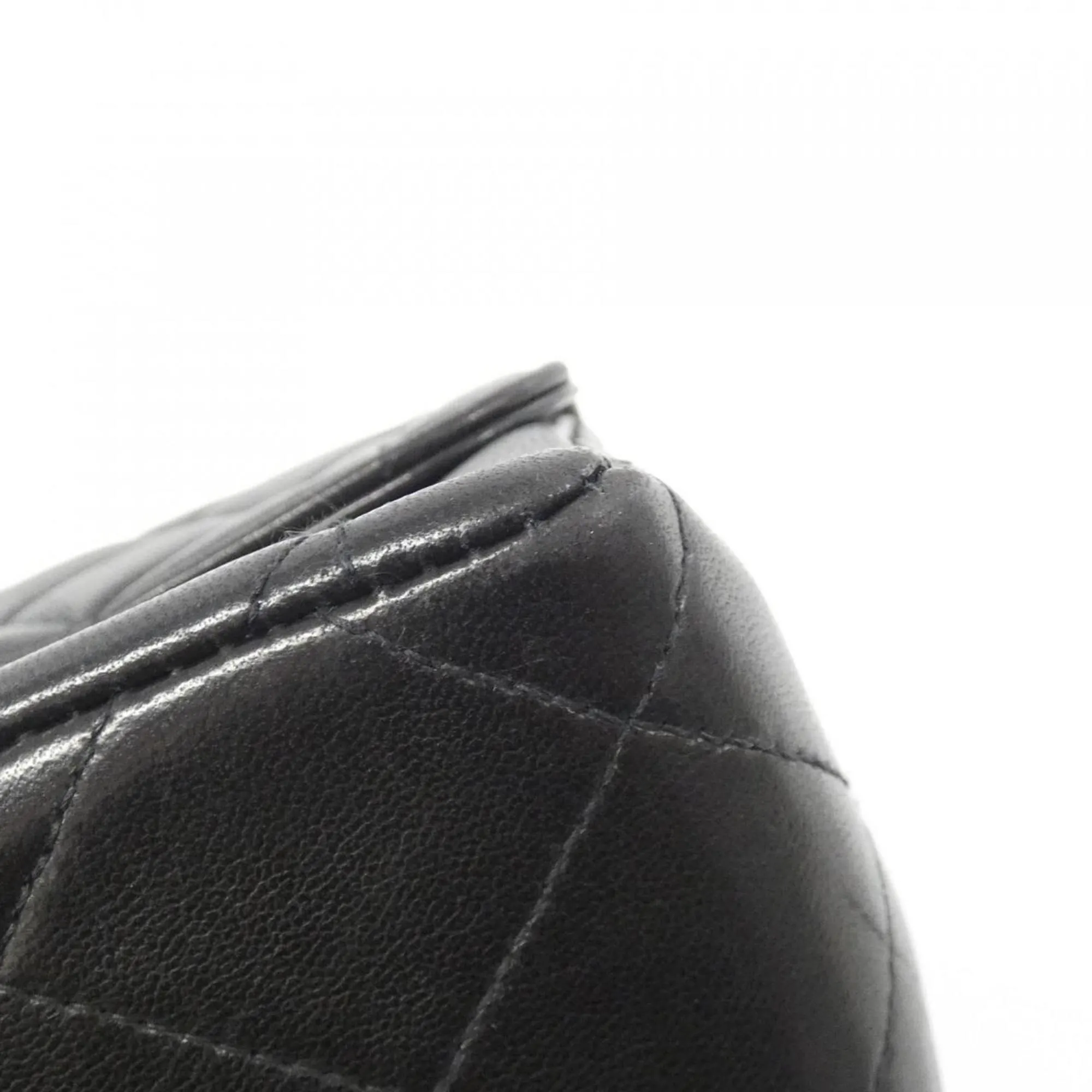 Chanel Leather Shoulder Bag (Pre-Owned)