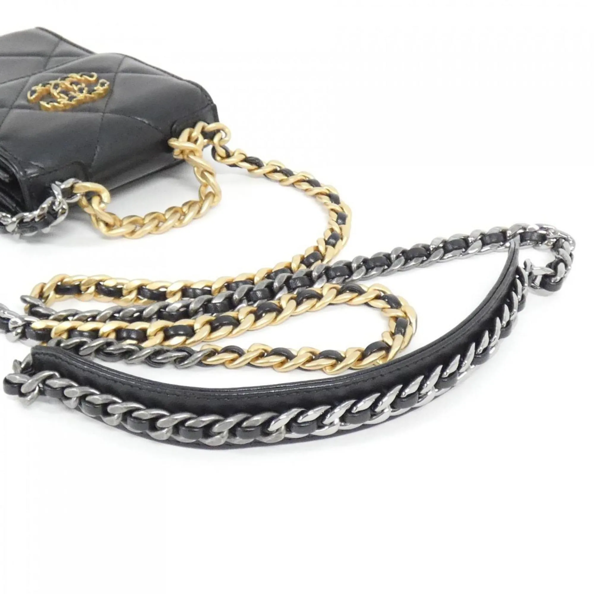 Chanel Leather Shoulder Bag (Pre-Owned)