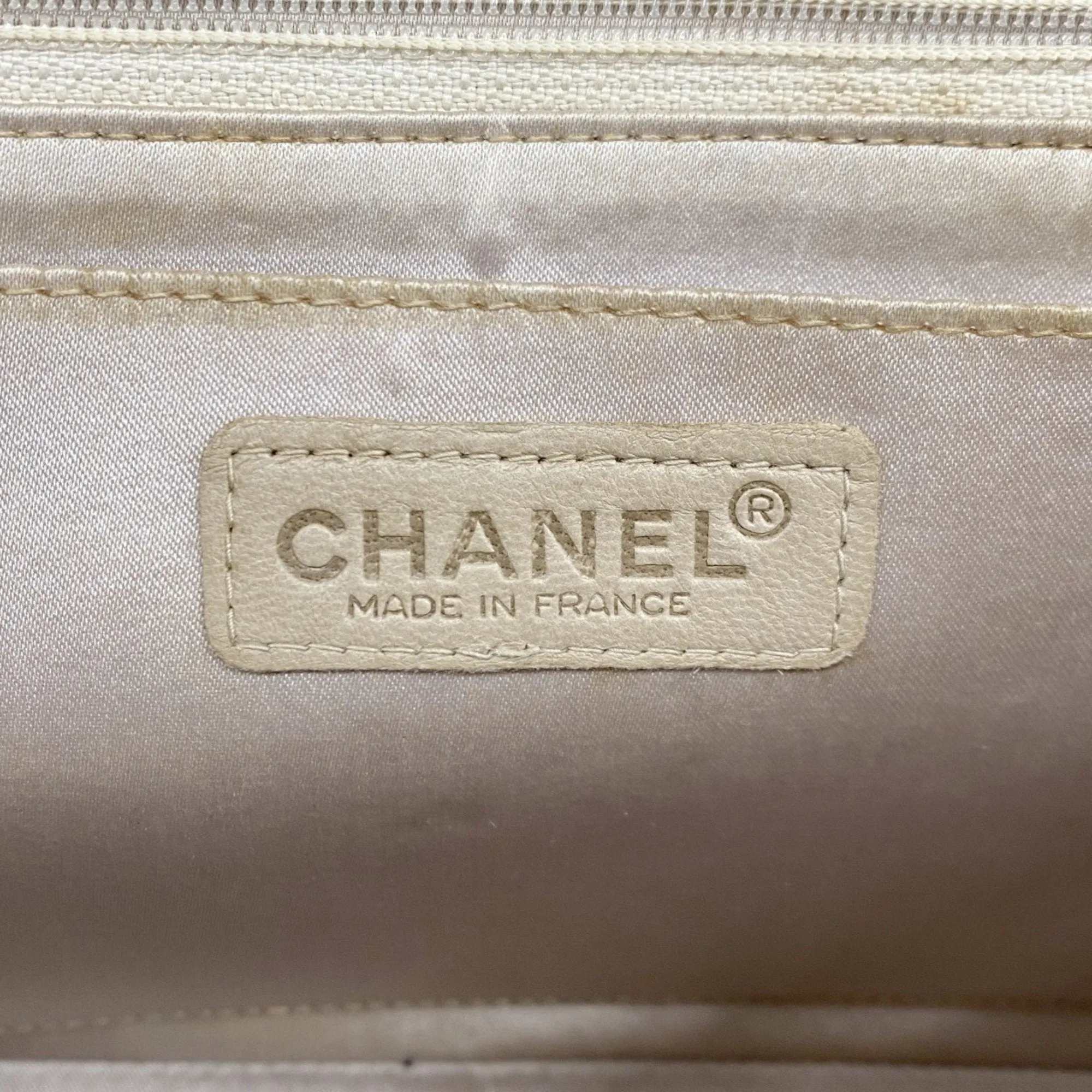 Chanel Nylon Shoulder Bag (Pre-Owned)
