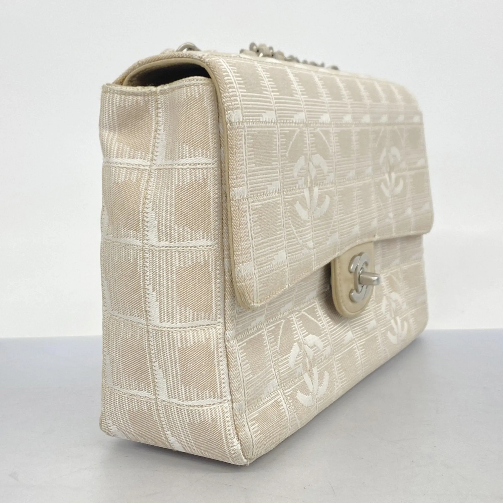 Chanel Nylon Shoulder Bag (Pre-Owned)