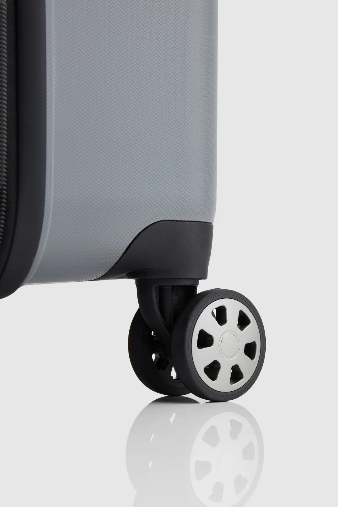 Clovelly Carry-On 56cm Suitcase