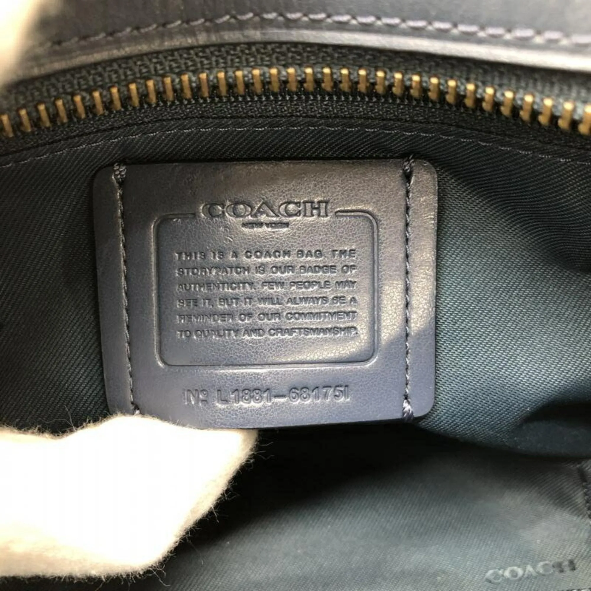 Coach Leather Shoulder Bag (Pre-Owned)