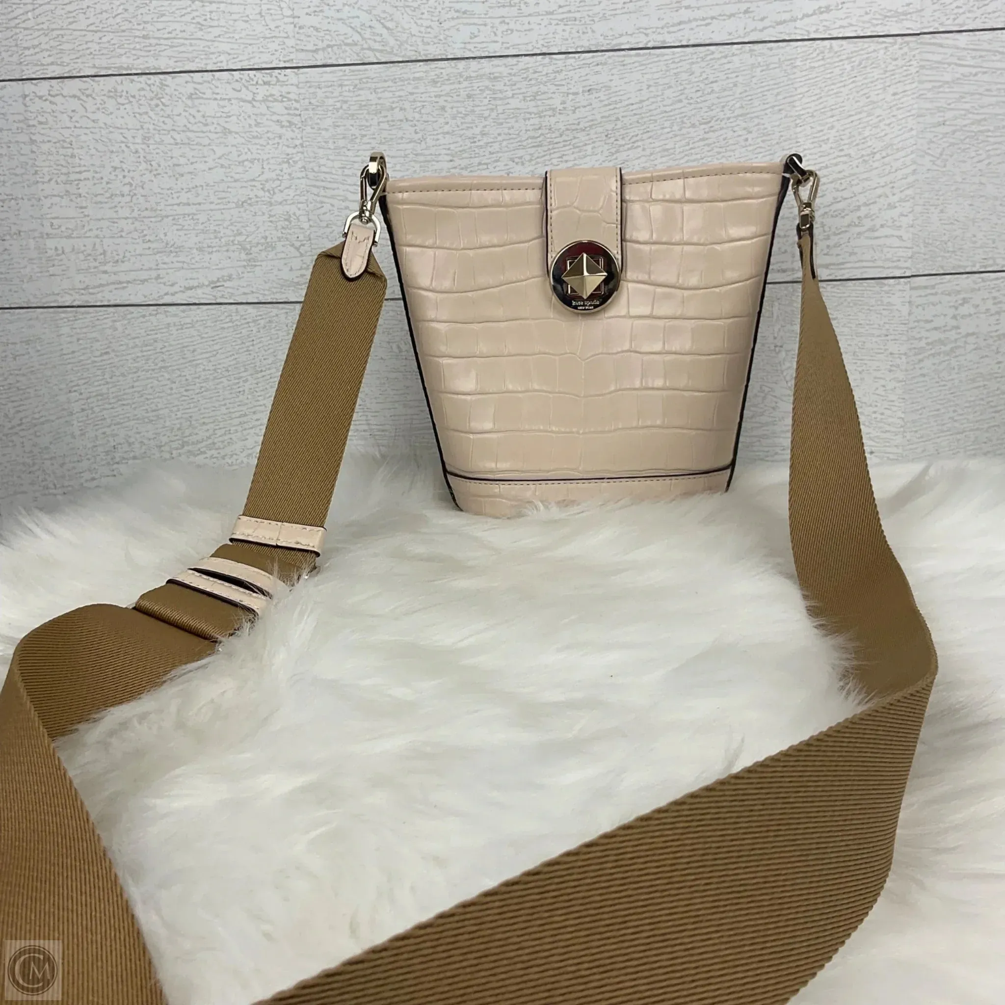 Crossbody Designer By Kate Spade, Size: Medium