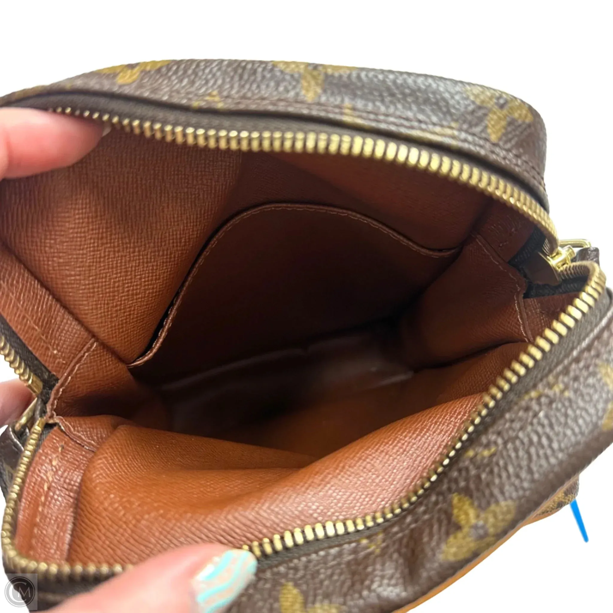 Crossbody Luxury Designer By Louis Vuitton, Size: Medium