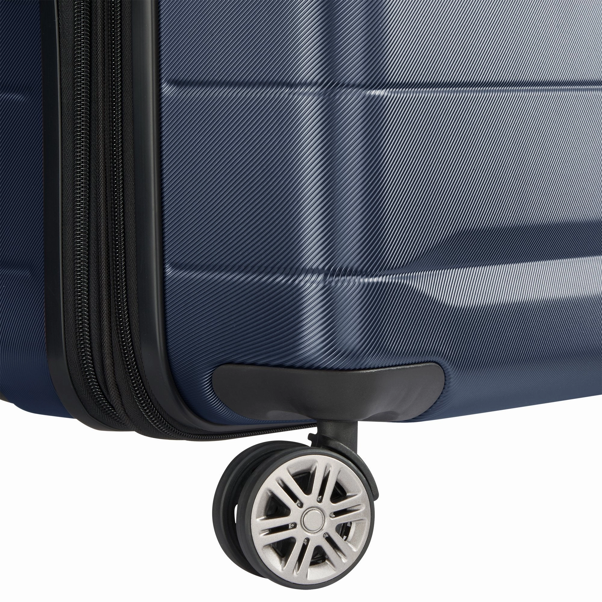 DELSEY Paris Comte 2.0 24" 4-Wheel Medium Luggage