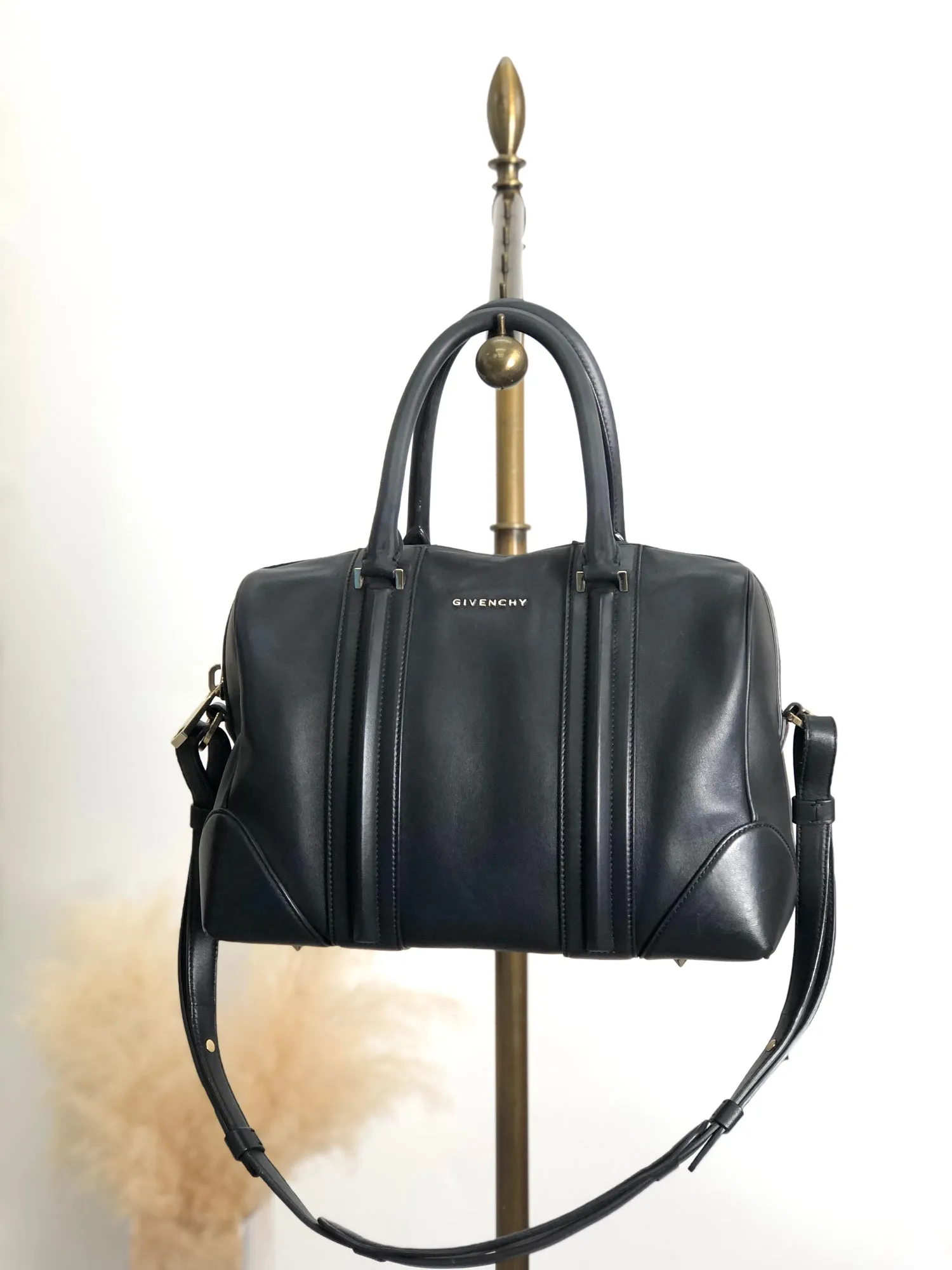 GIVENCHY Logo Two-way Boston bag Shoulder bag Black Vintage apxp26