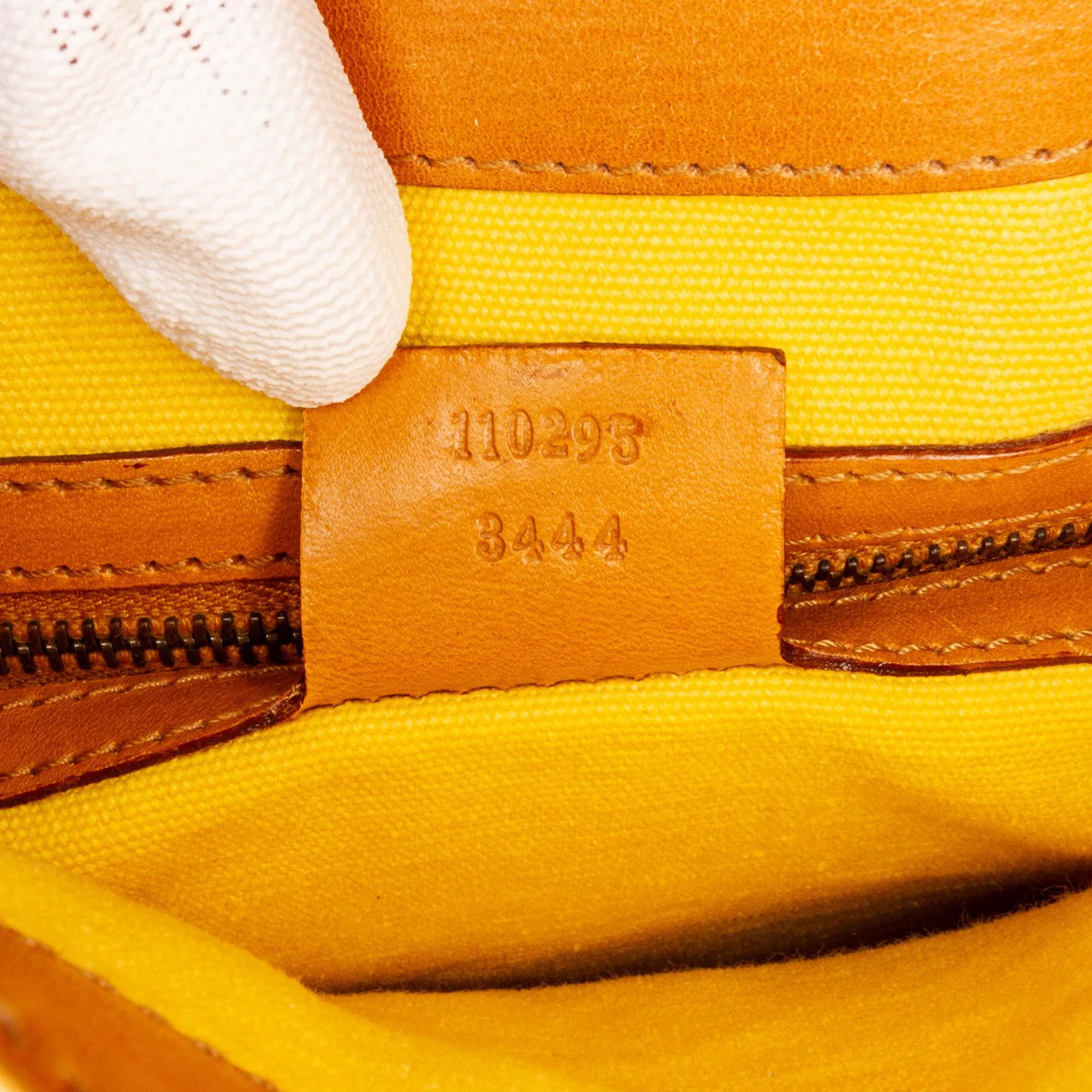 Gucci Canvas Shoulder Bag (SHG-KvPfvV)