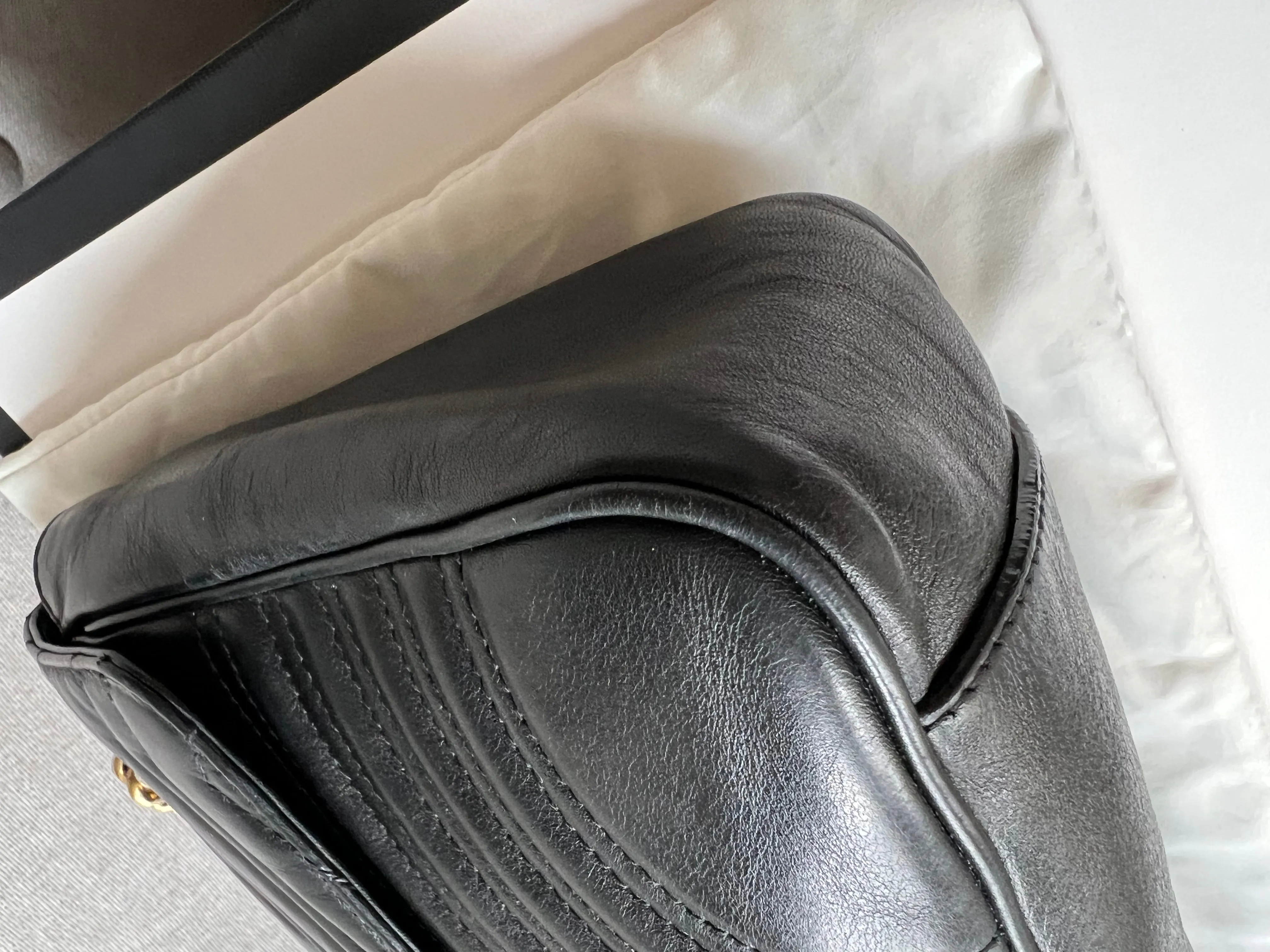 Gucci GG Black Marmont Medium Shoulder Bag (RRP ??2,070)