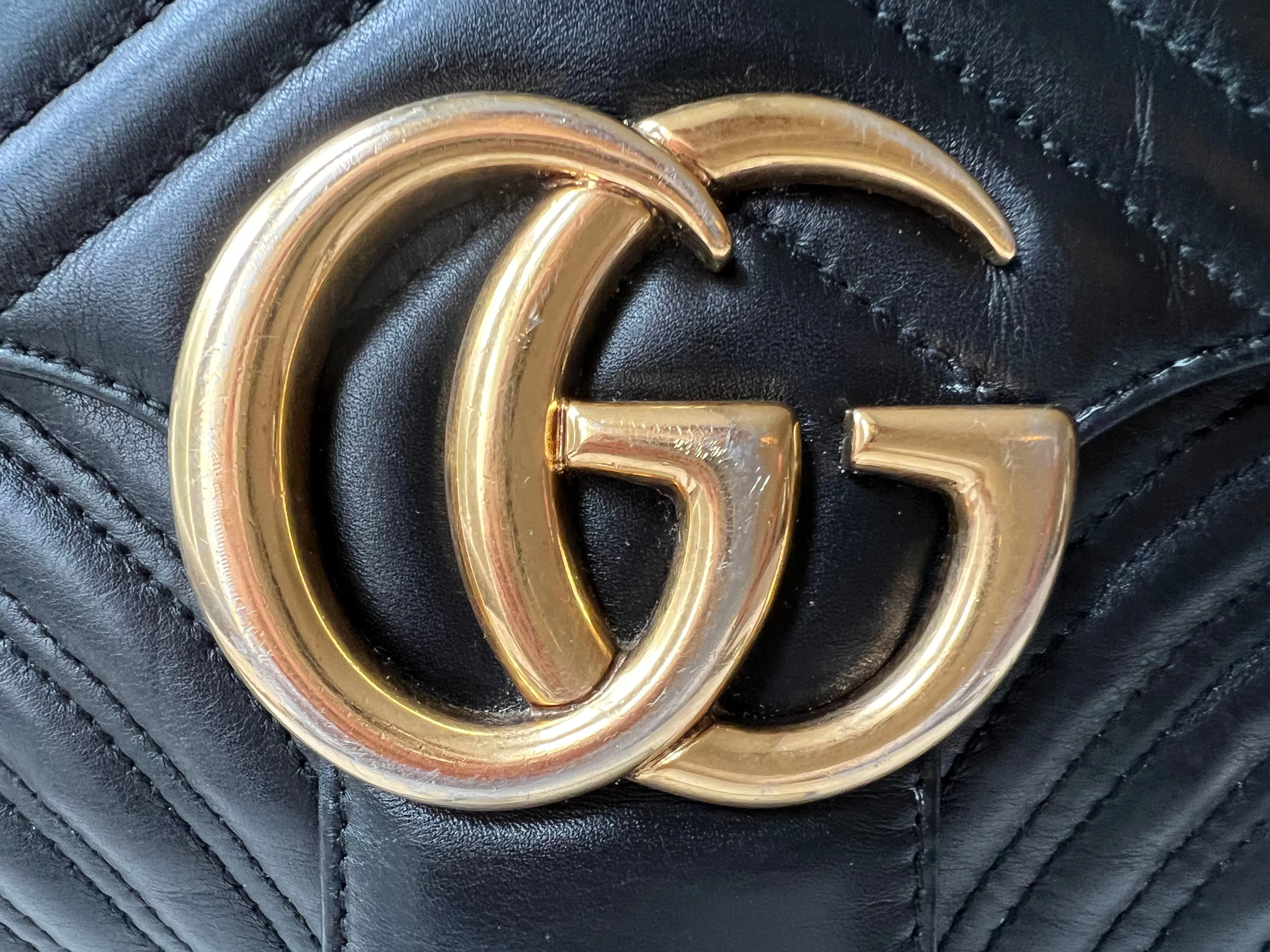Gucci GG Black Marmont Medium Shoulder Bag (RRP ??2,070)