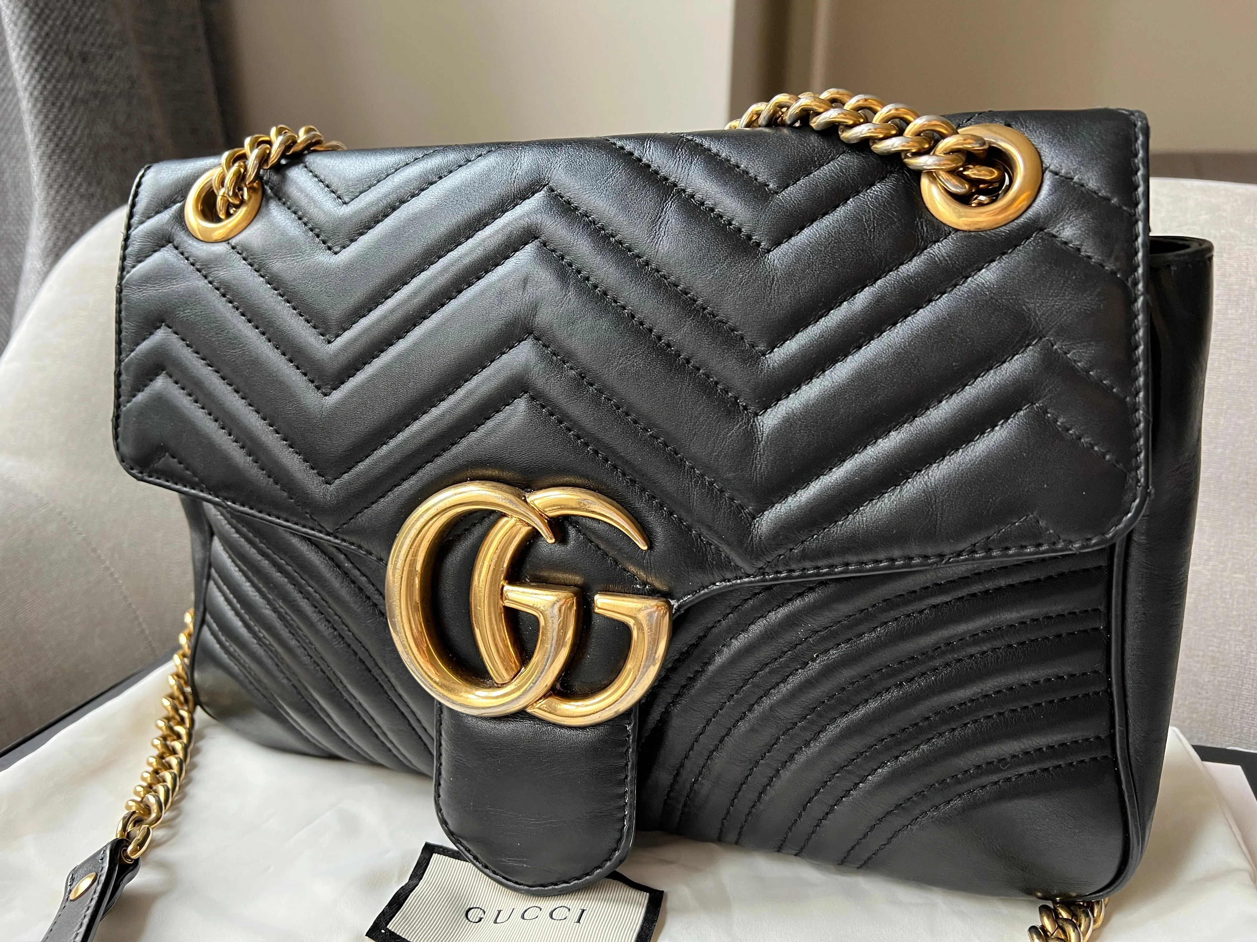 Gucci GG Black Marmont Medium Shoulder Bag (RRP ??2,070)