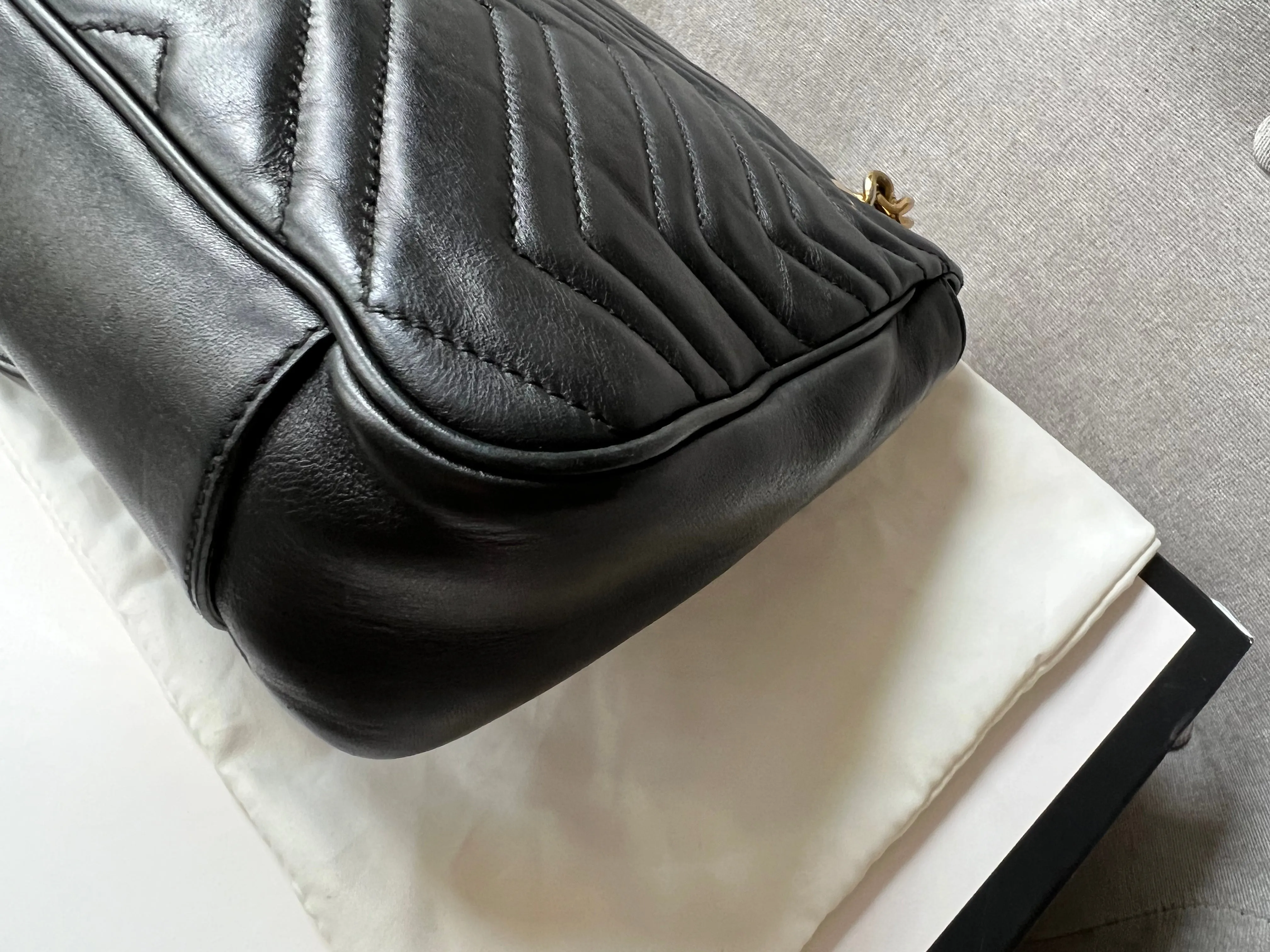 Gucci GG Black Marmont Medium Shoulder Bag (RRP ??2,070)