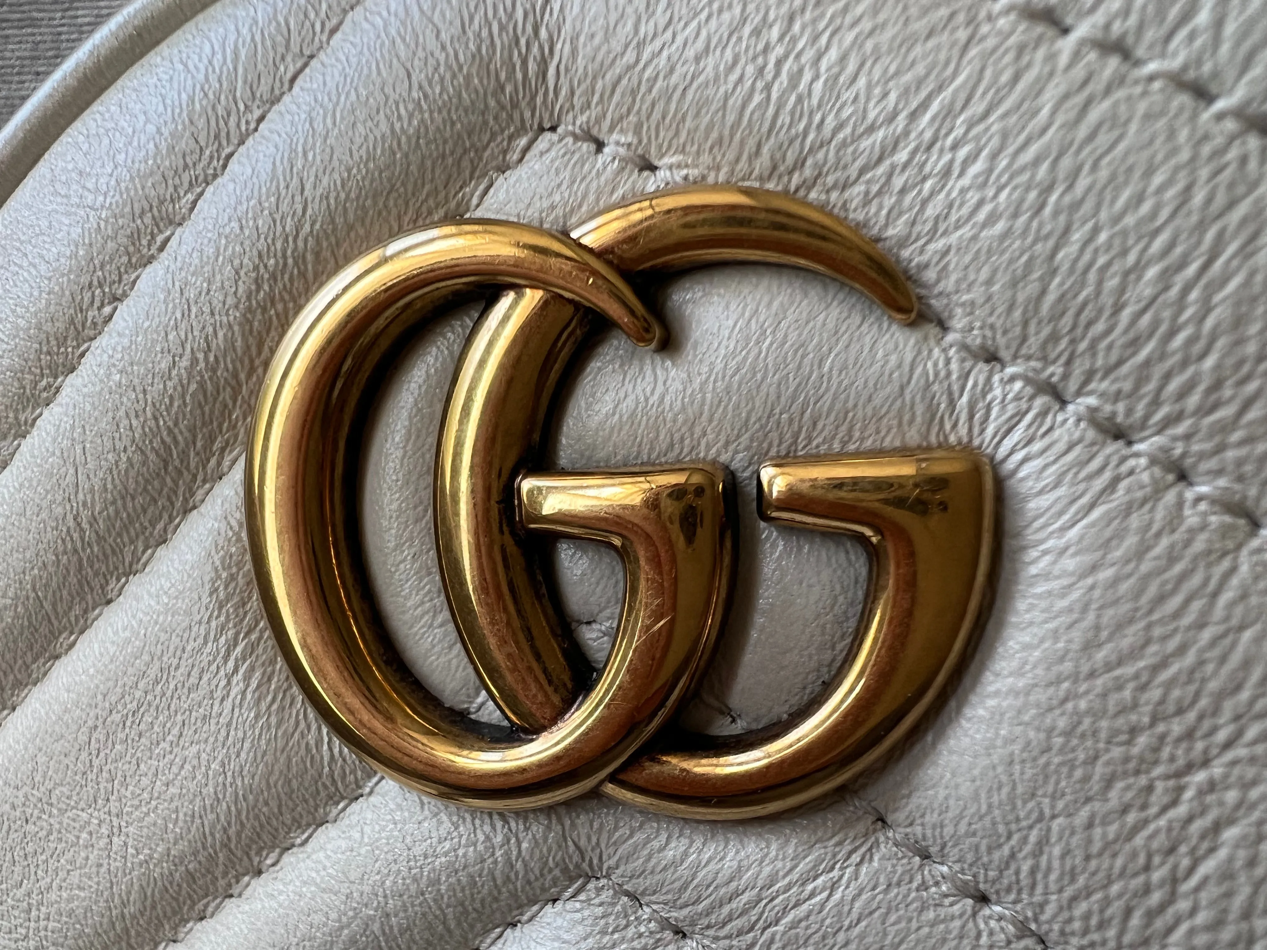 Gucci GG Round White Marmont Small Shoulder Bag (RRP ??1,160)