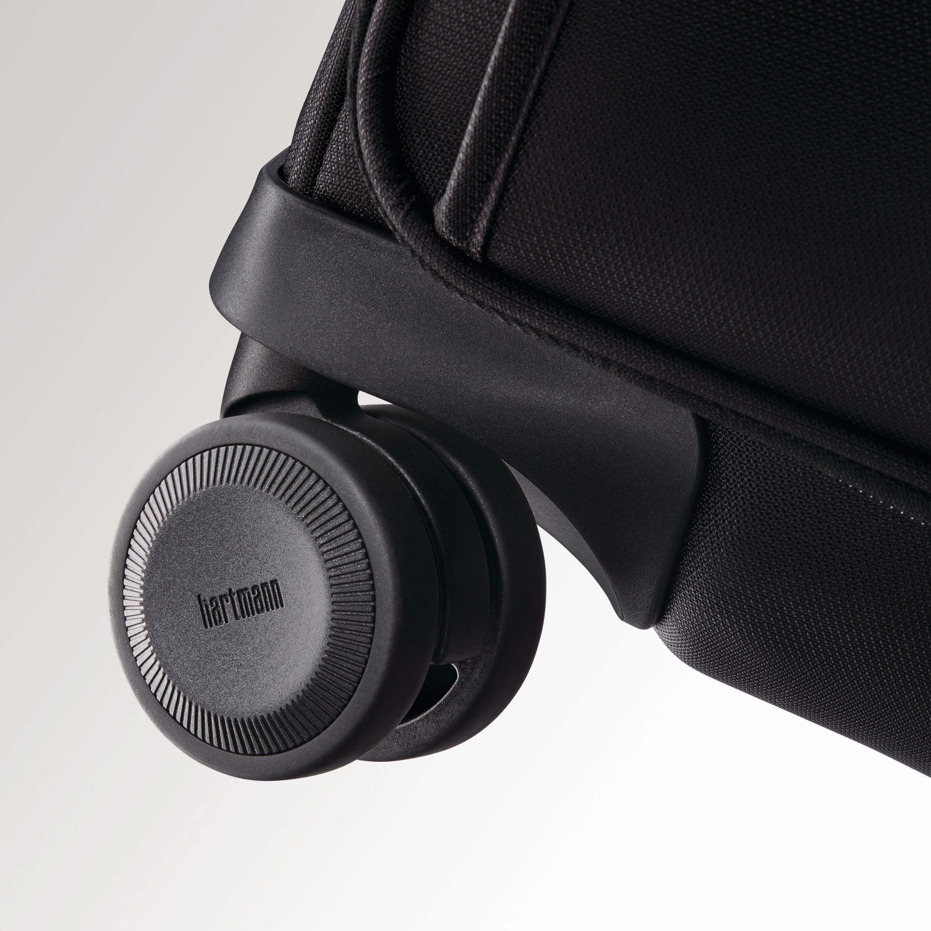 Hartmann Metropolitan 2 Global Carry-On Expandable Spinner