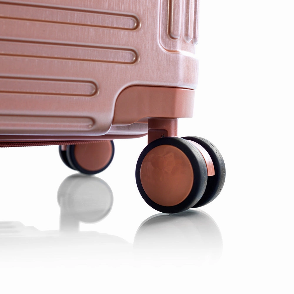 Heys Edge Polycarbonate Expandable Spinner 3 piece  Luggage set with TSA lock