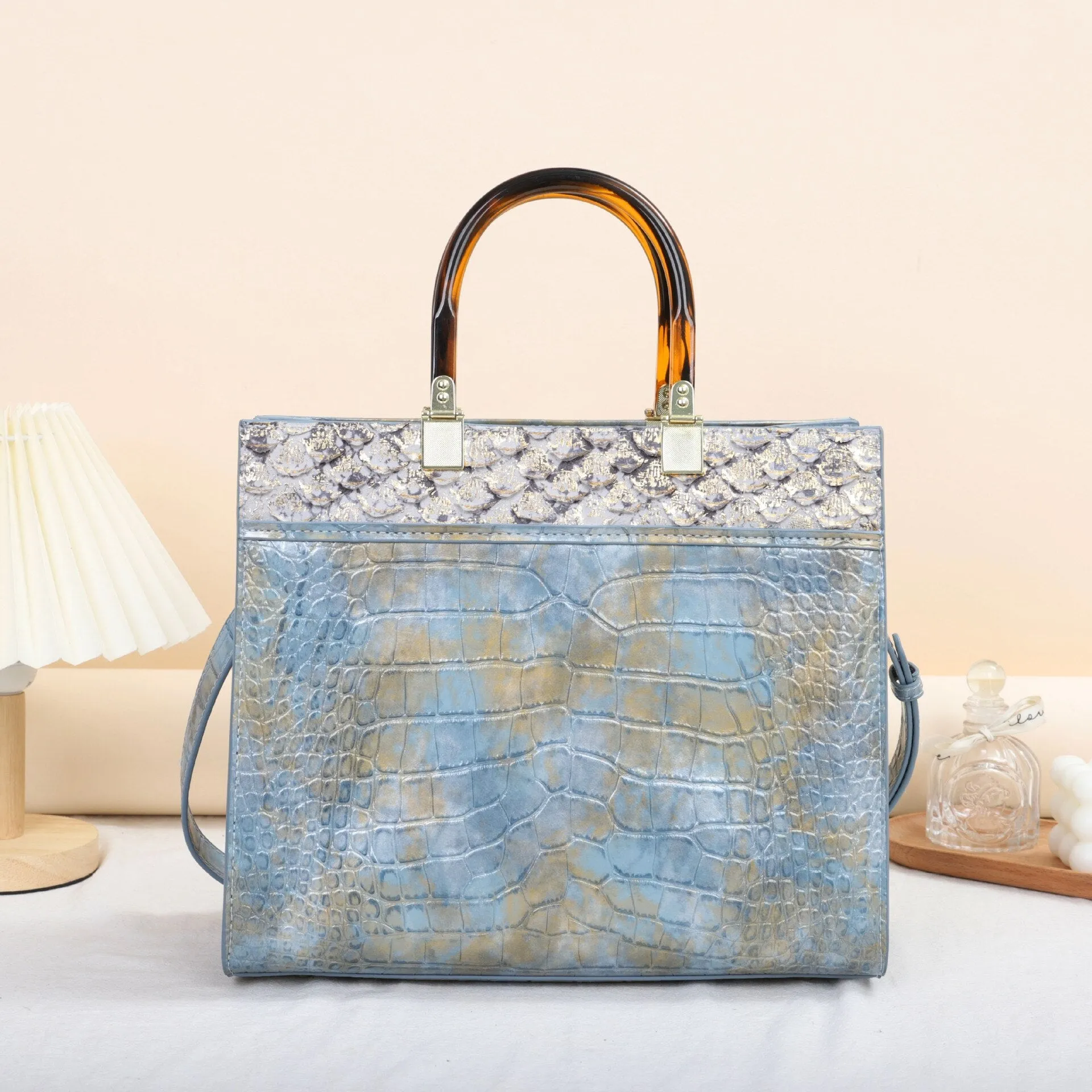 Iconic women Handbag