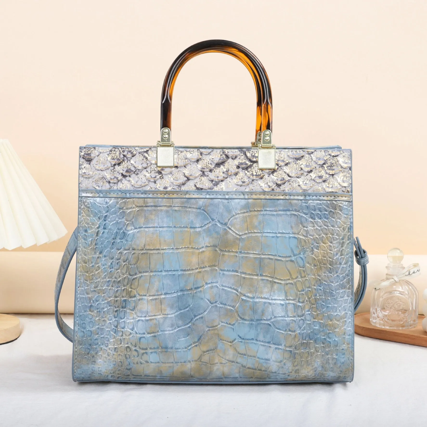 Iconic women Handbag