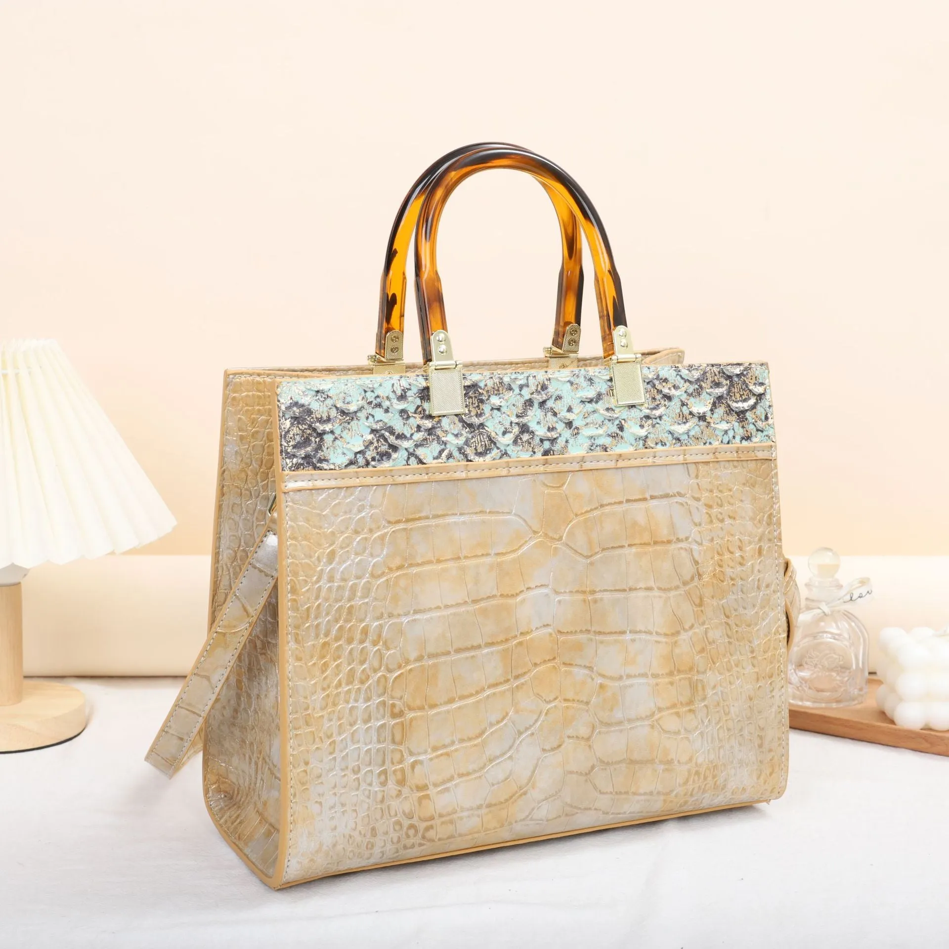 Iconic women Handbag
