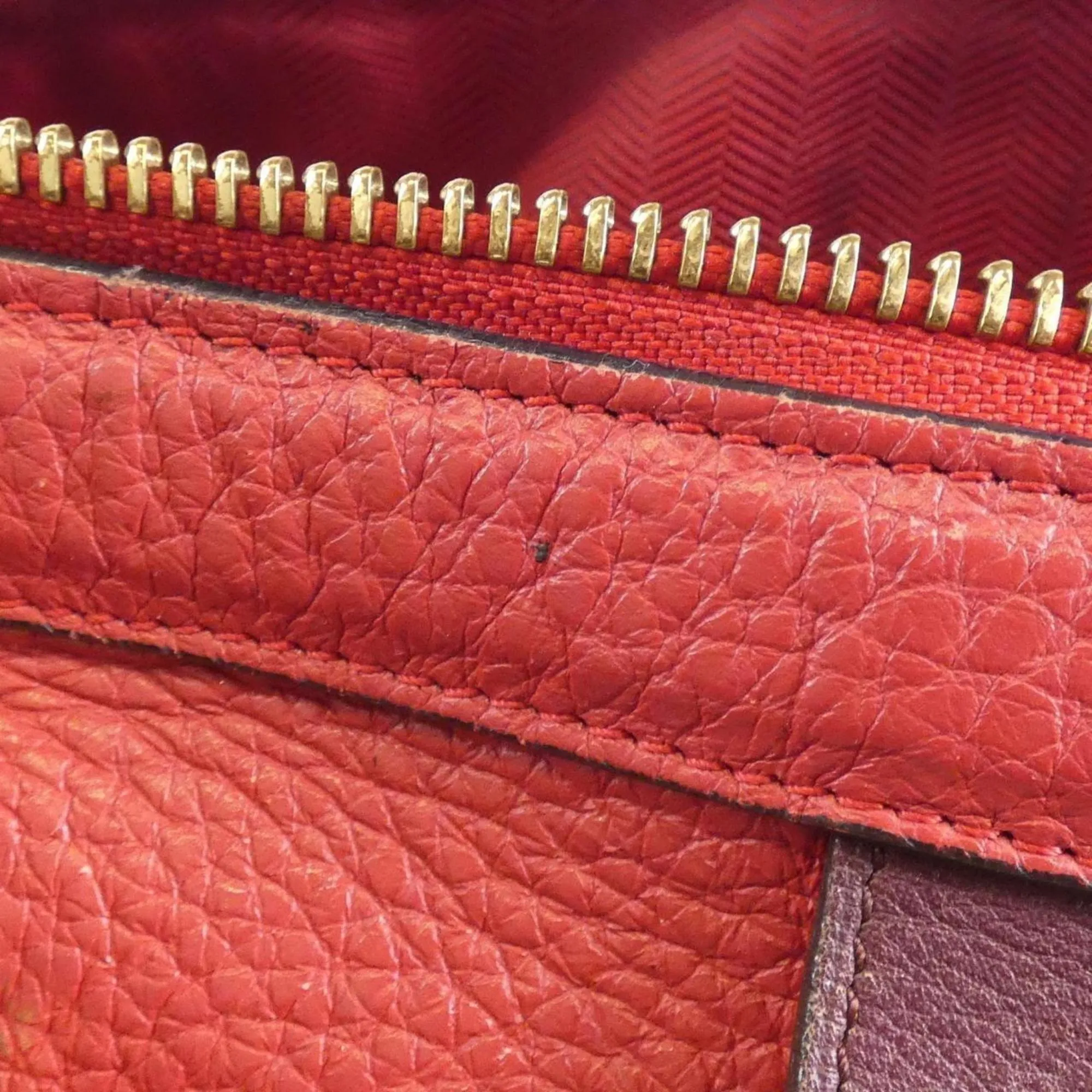 Loewe Leather Shoulder Bag (Pre-Owned)
