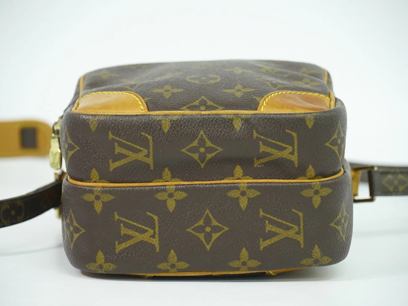 Louis Vuitton Amazon Canvas Shoulder Bag (Pre-Owned)