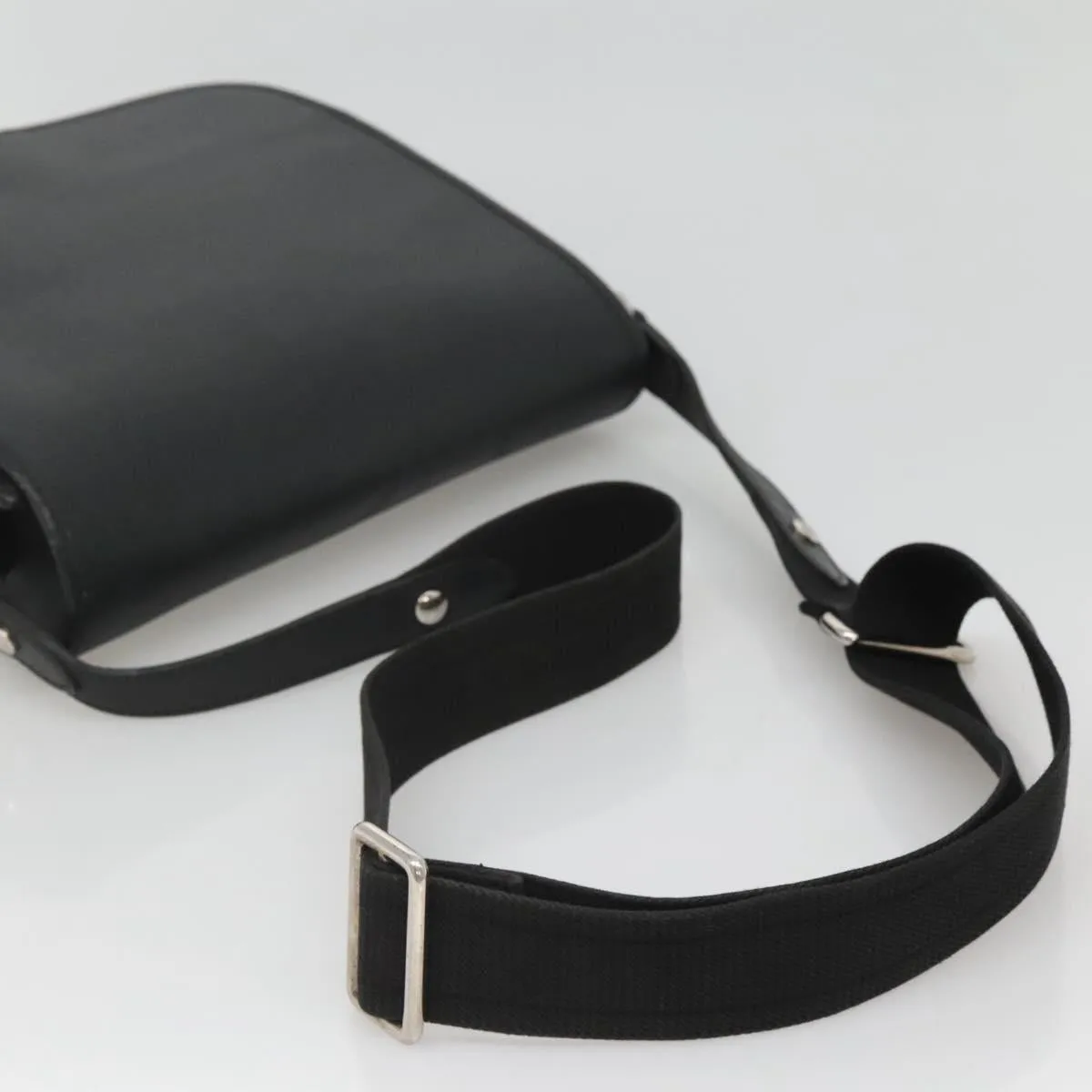 Louis Vuitton Andrei Leather Shoulder Bag (Pre-Owned)