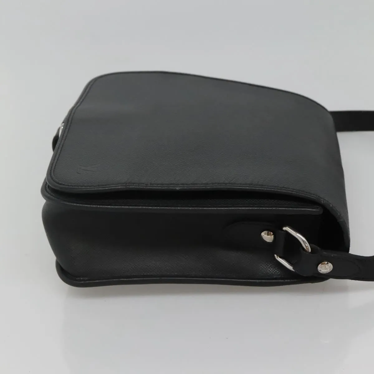 Louis Vuitton Andrei Leather Shoulder Bag (Pre-Owned)