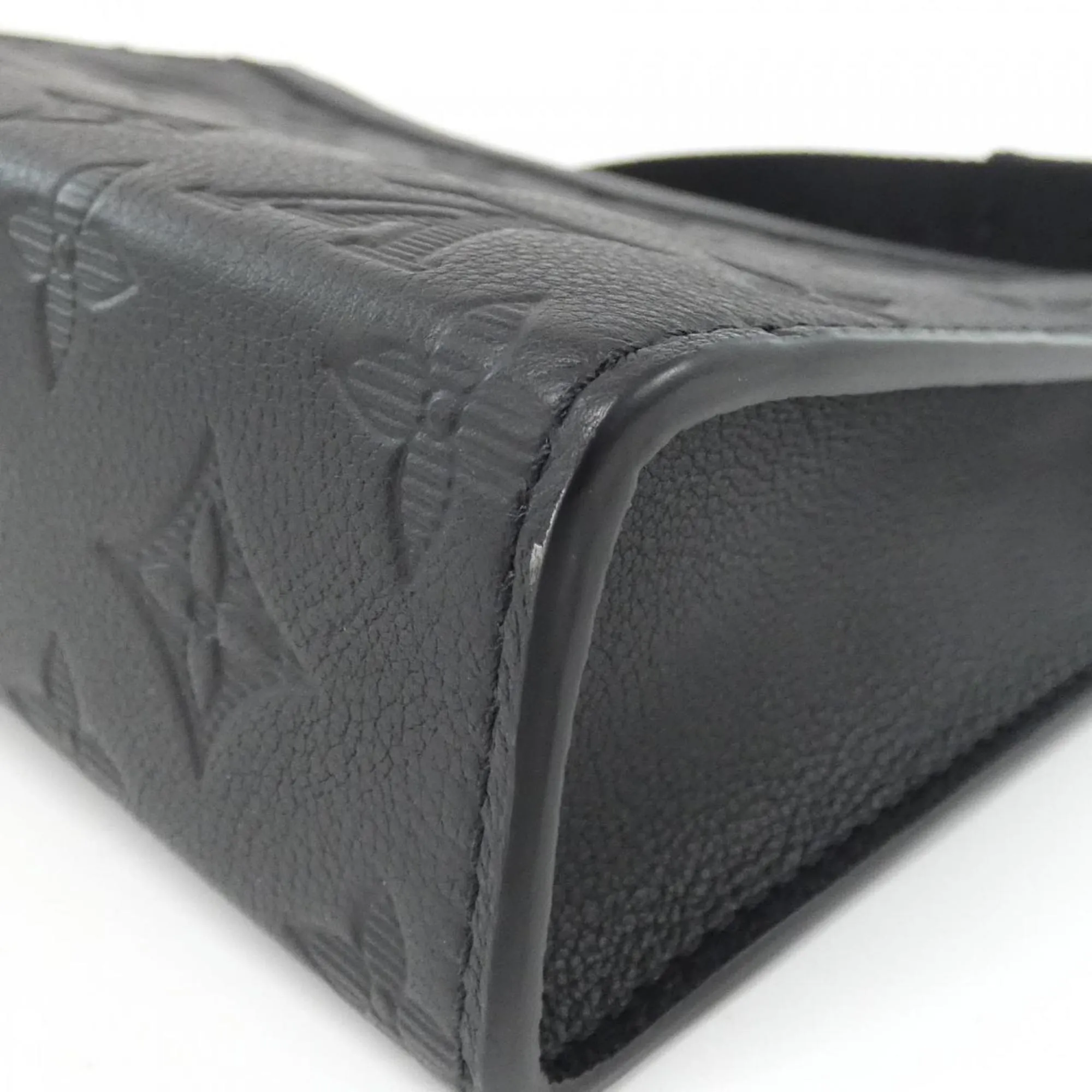 Louis Vuitton Leather Shoulder Bag (Pre-Owned)