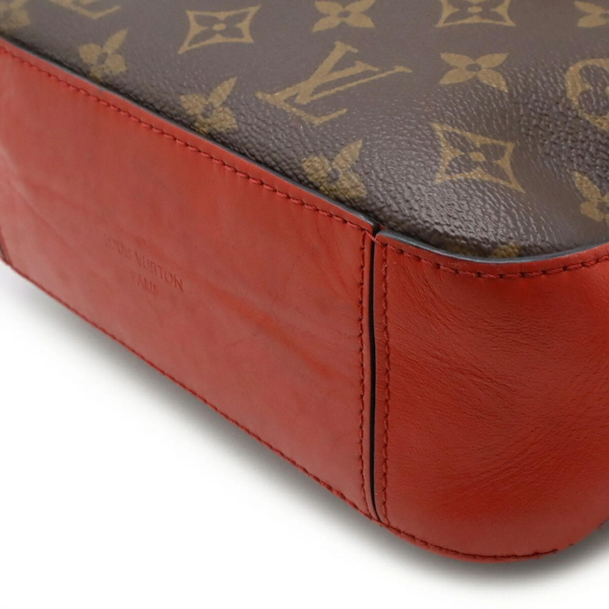 Louis Vuitton Monogram Monogram Leather Pochette Shoulder Bag (Pre-Owned)