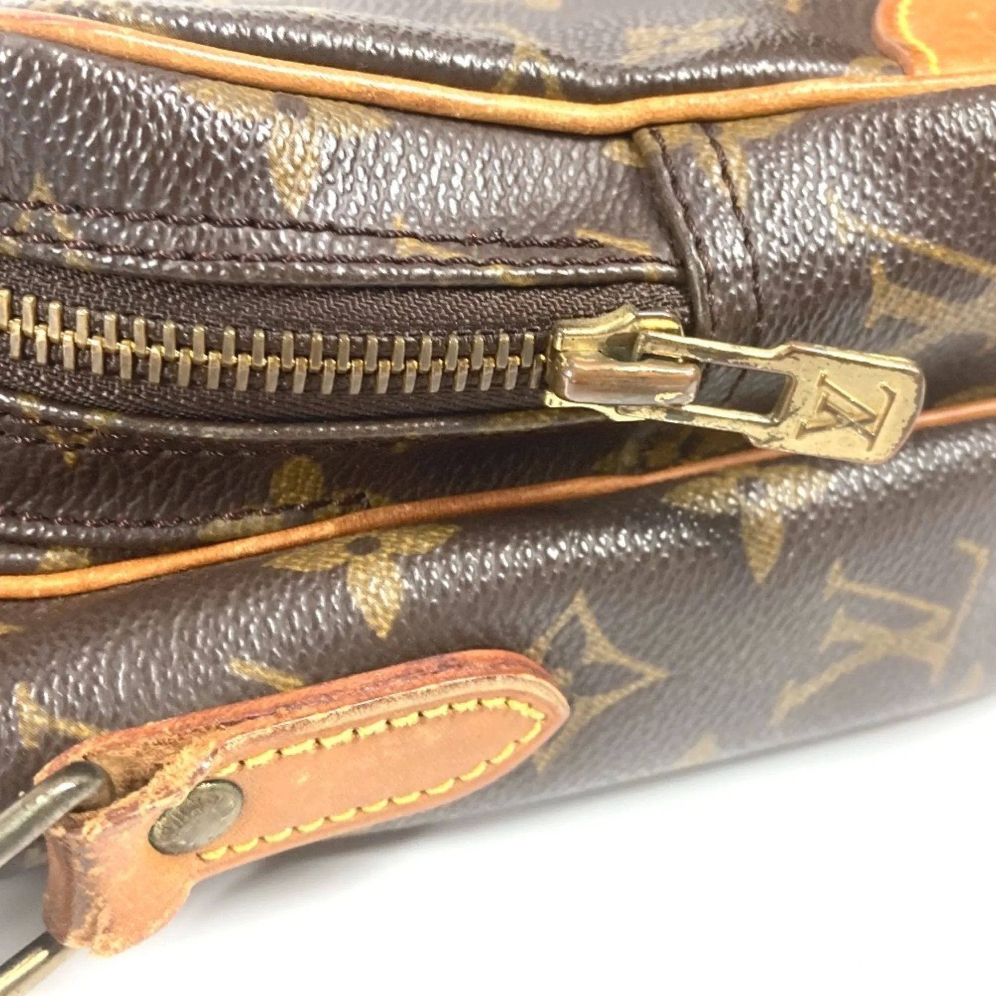 Louis Vuitton Monogram Pochette Shoulder Bag (Pre-Owned)