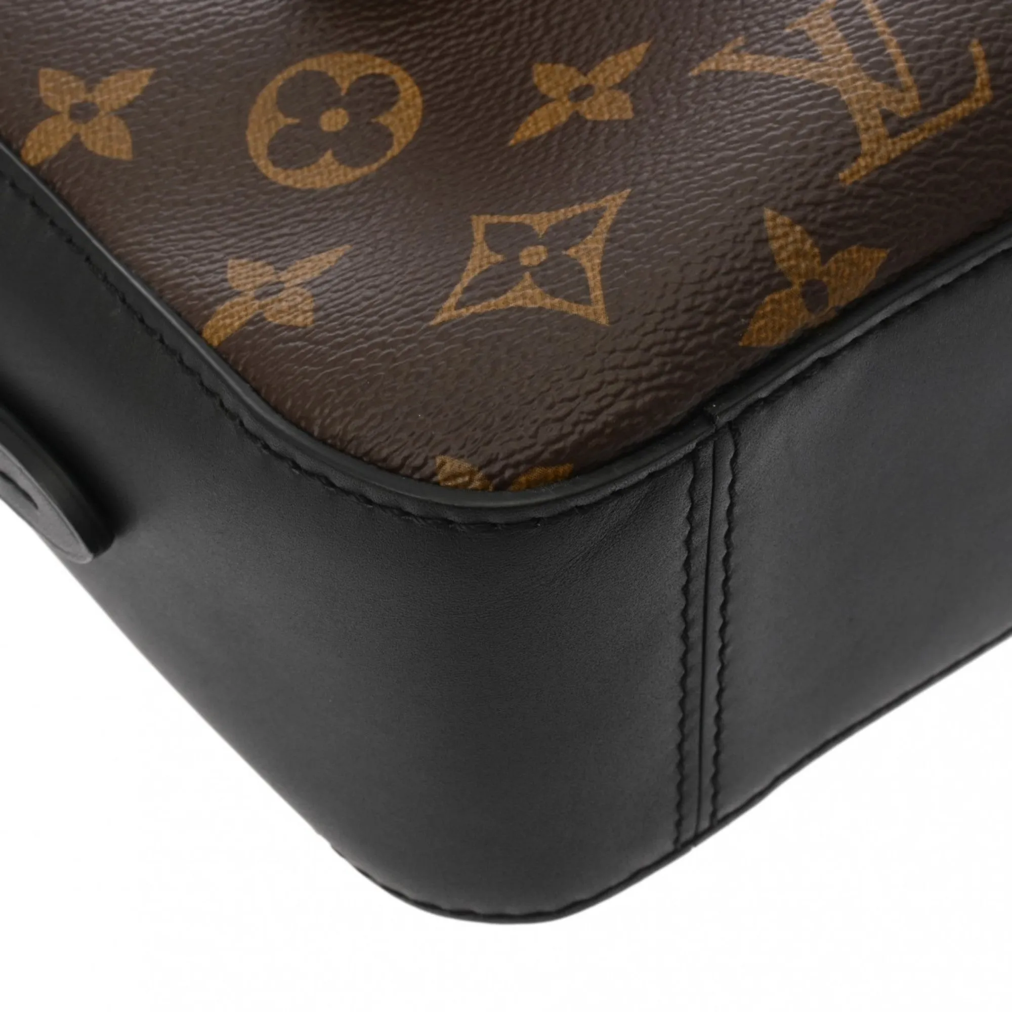 Louis Vuitton Santa Monica Canvas Shoulder Bag (Pre-Owned)