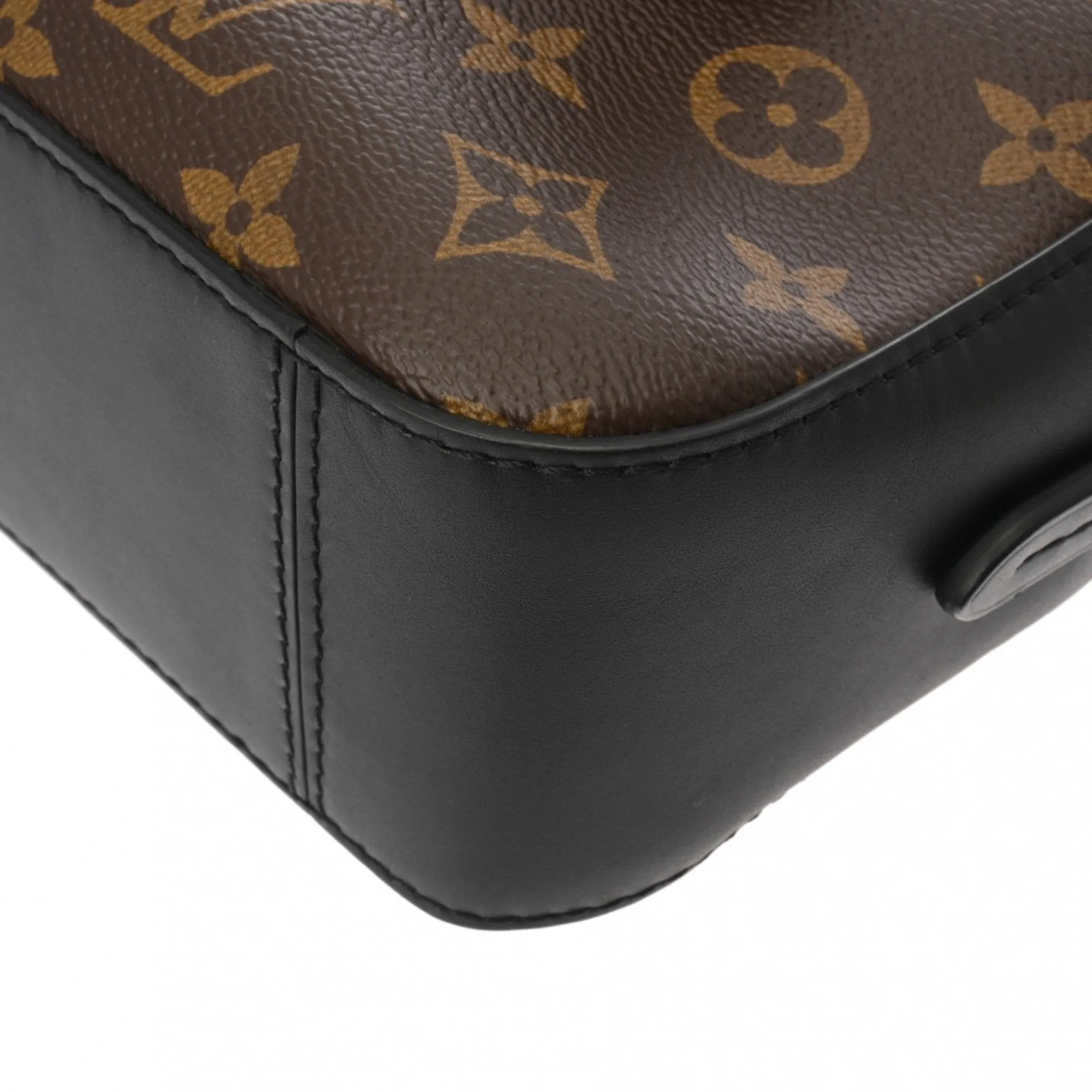 Louis Vuitton Santa Monica Canvas Shoulder Bag (Pre-Owned)