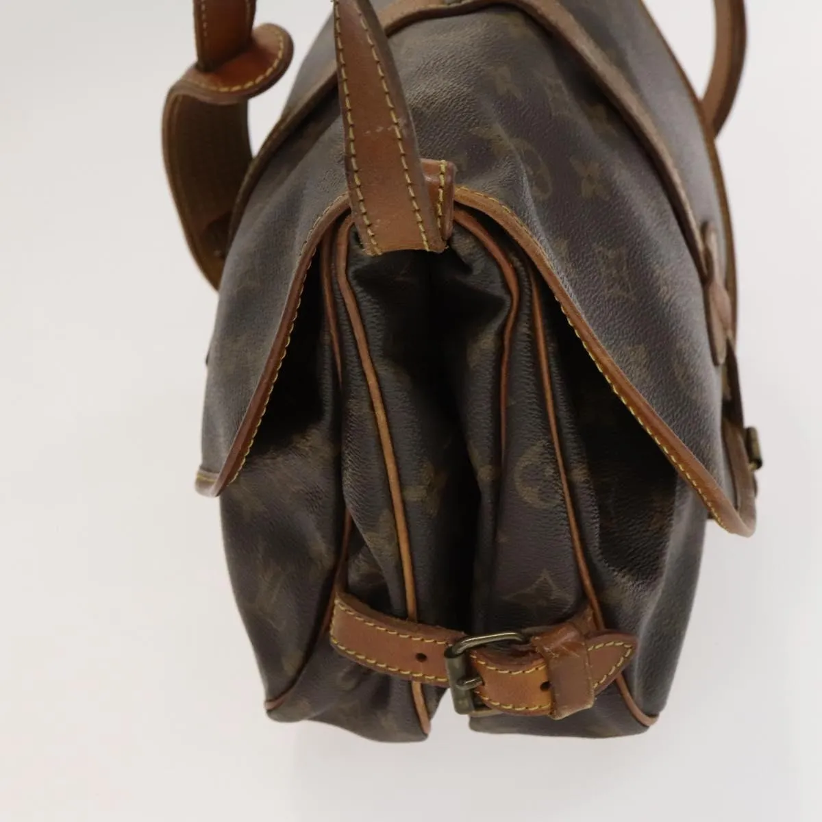 Louis Vuitton Saumur 30 Canvas Shoulder Bag (Pre-Owned)