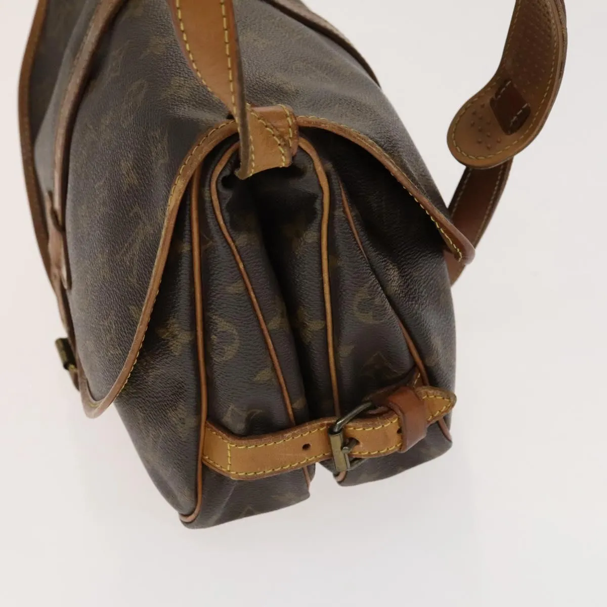 Louis Vuitton Saumur 30 Canvas Shoulder Bag (Pre-Owned)